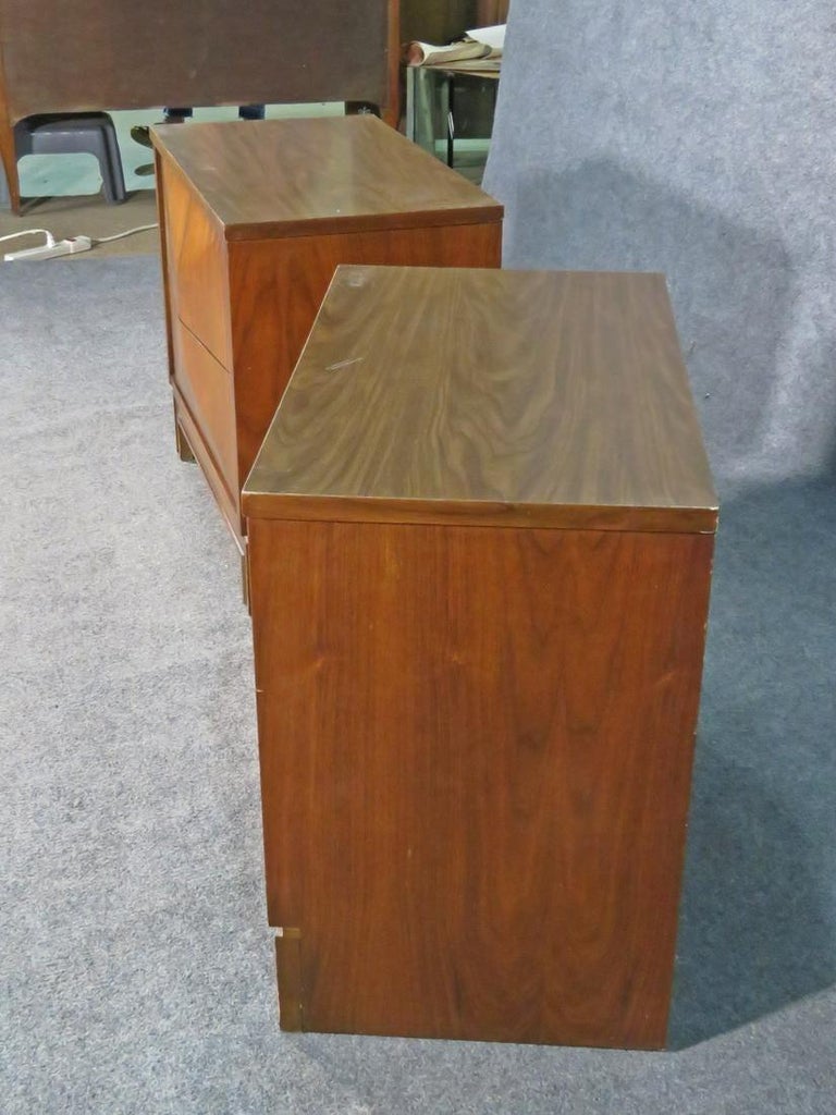 Walnut Pair of Diamond Front Night Stands in the Style of Johnson Carper For Sale