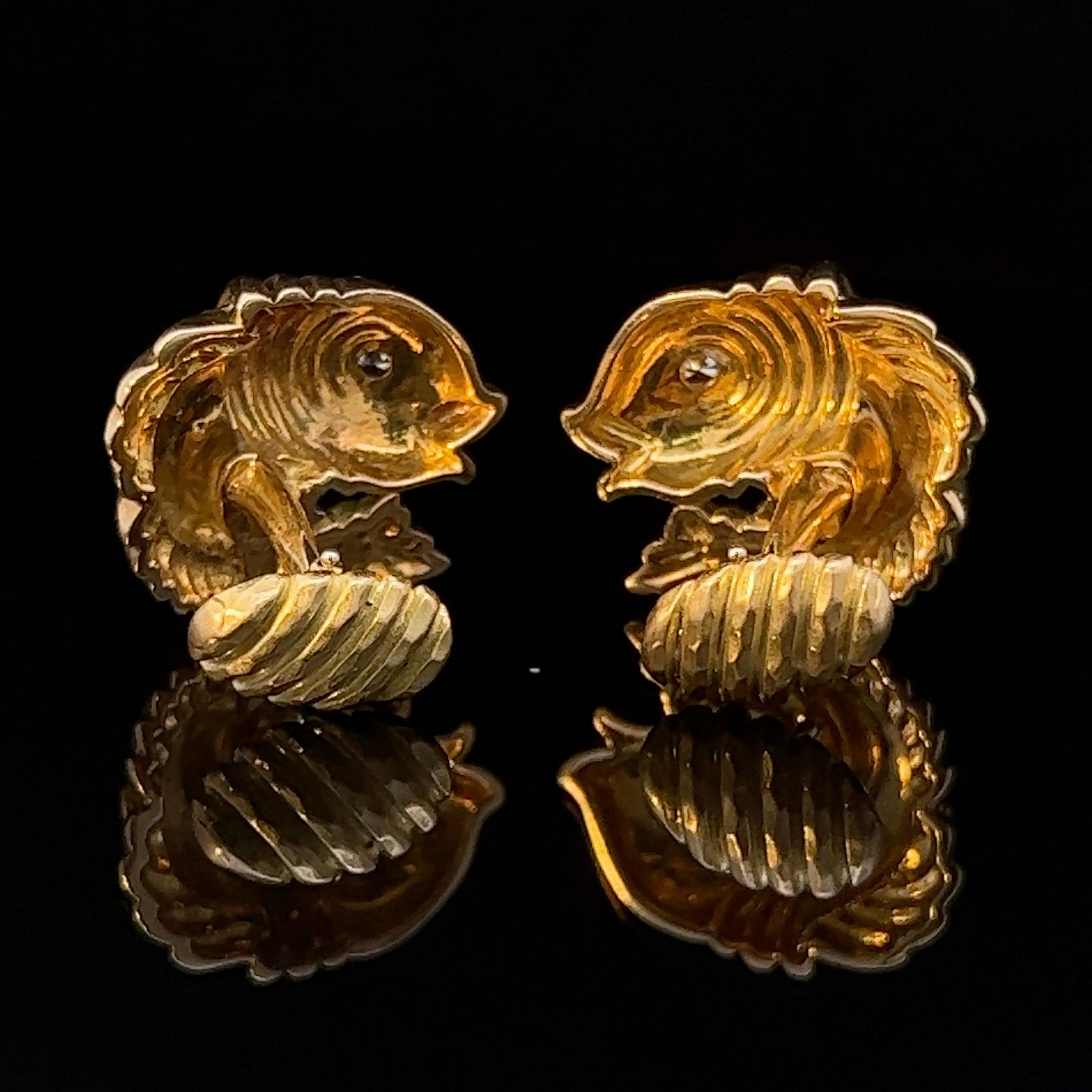 Pair of Diamond Set Gold Fish Cufflinks Circa 1980s In Good Condition For Sale In ADELAIDE, SA