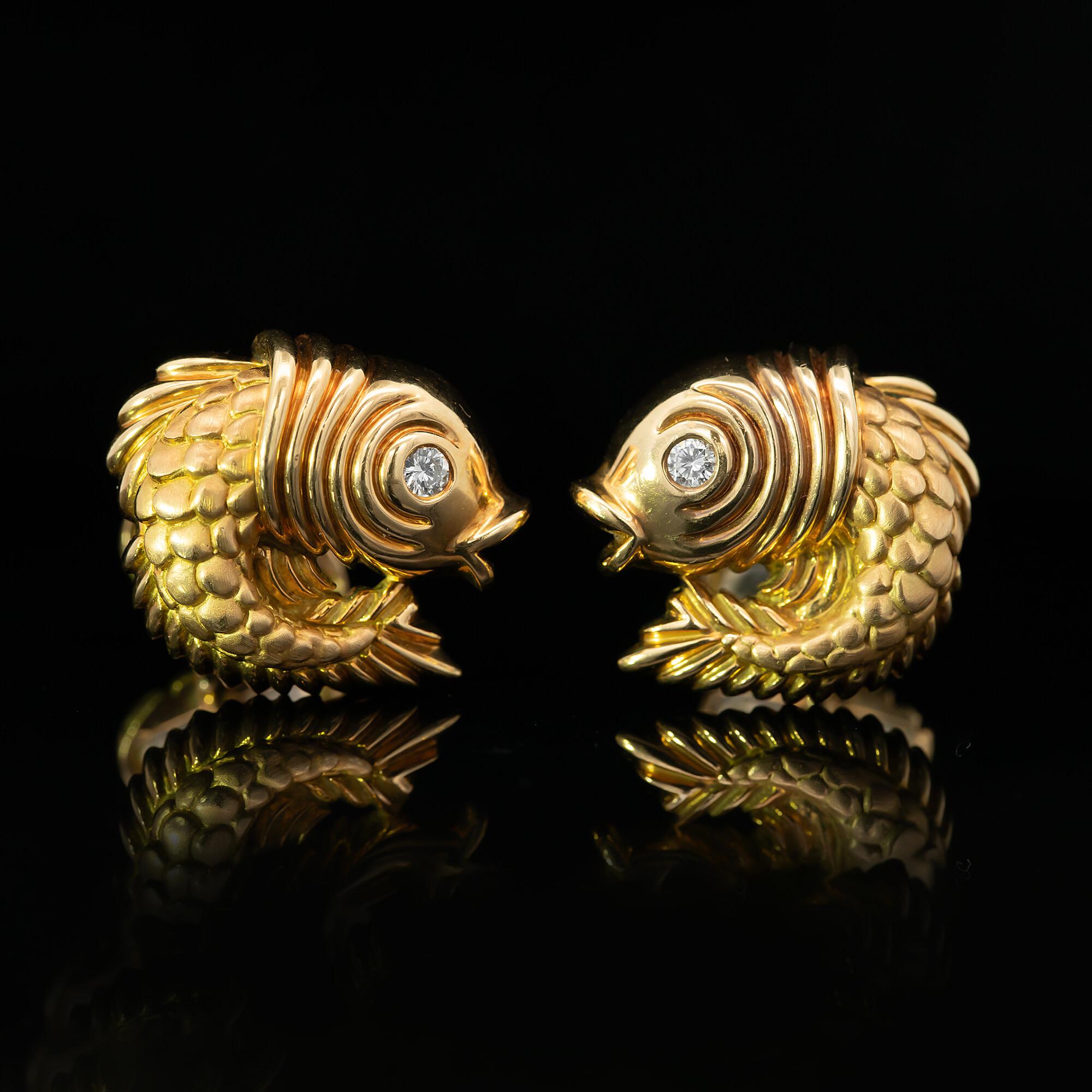 Pair of Diamond Set Gold Fish Cufflinks Circa 1980s For Sale 1