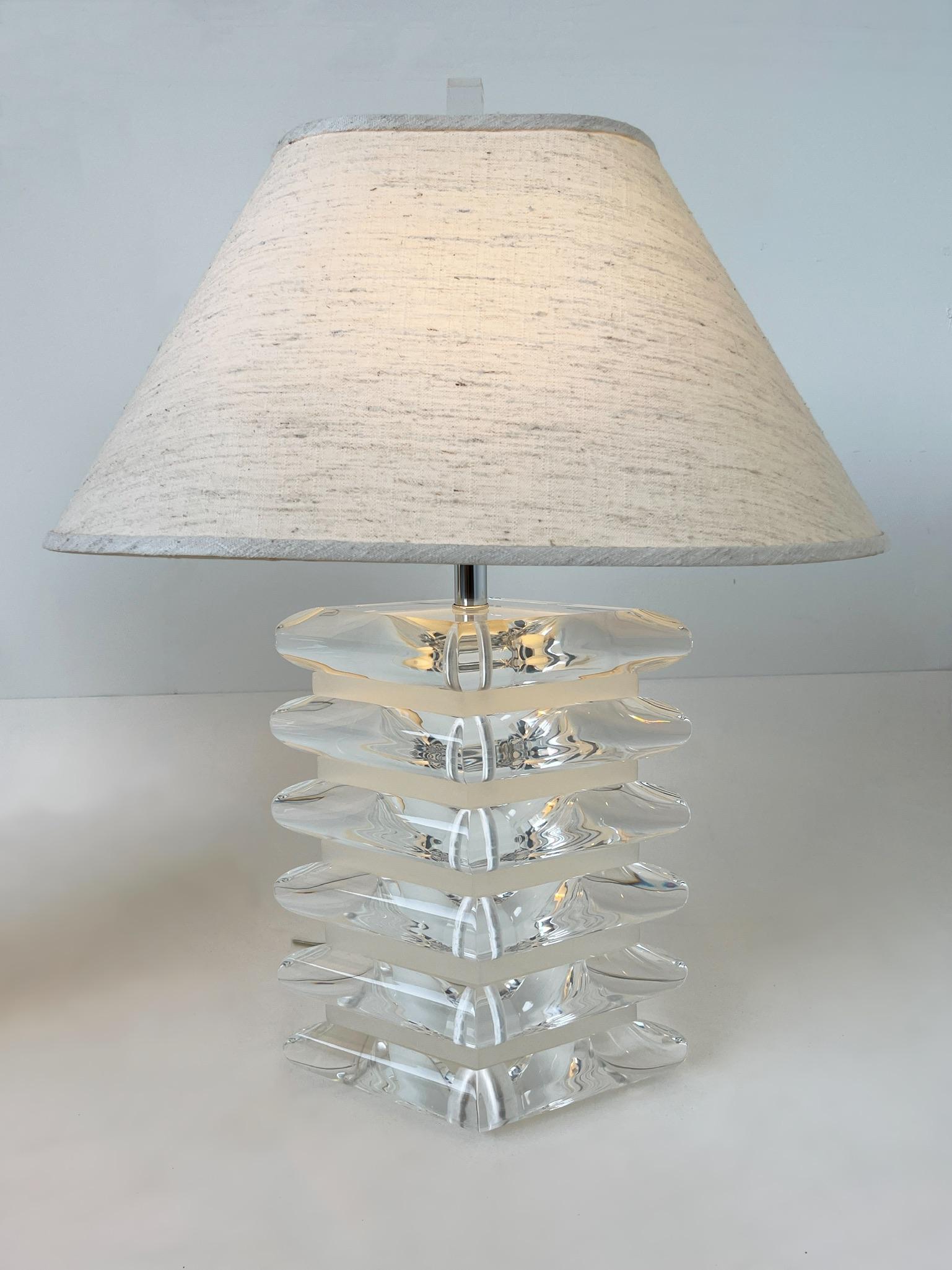 Pair of Diamond Shape Lucite and Chrome Table Lamps For Sale 2