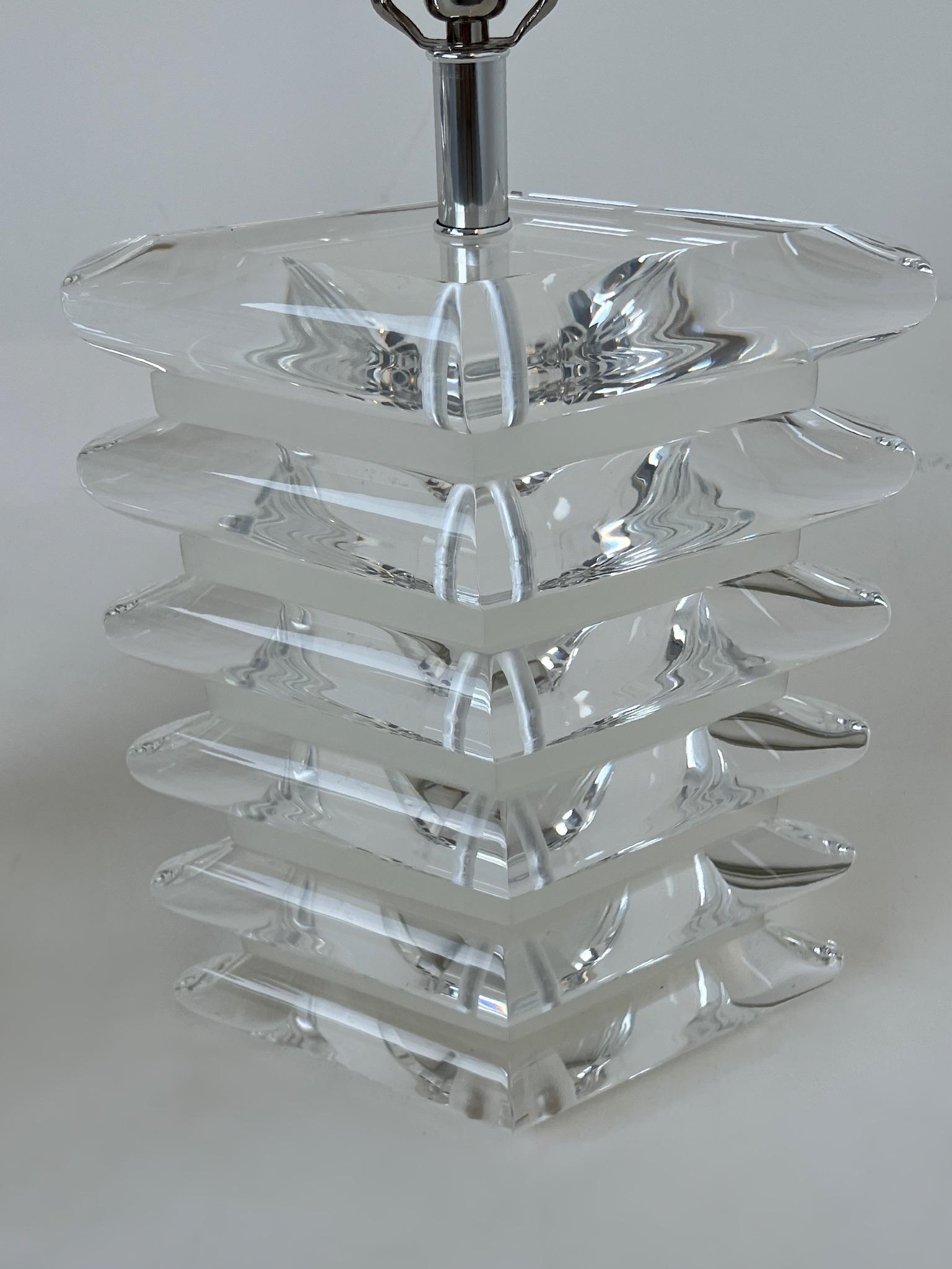Pair of Diamond Shape Lucite and Chrome Table Lamps For Sale 1