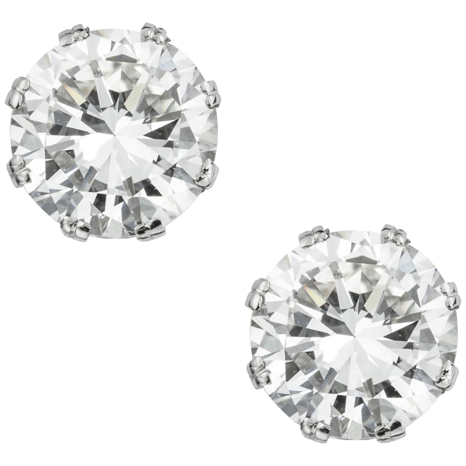 Pair of Diamond Earrings For Sale at 1stDibs