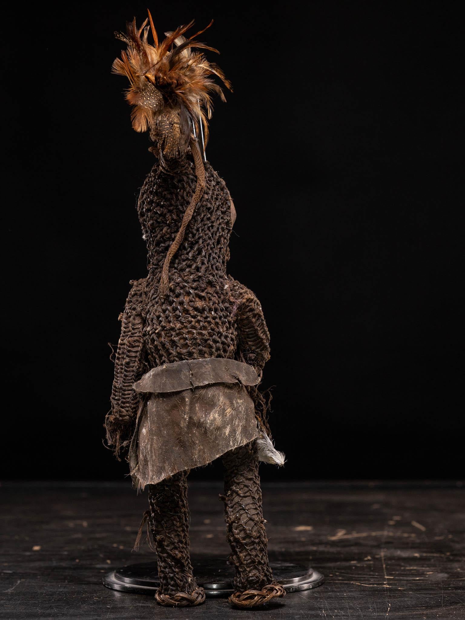 Paire de poupées dansant de manière didactique, peuple Songye du Congo en vente 5