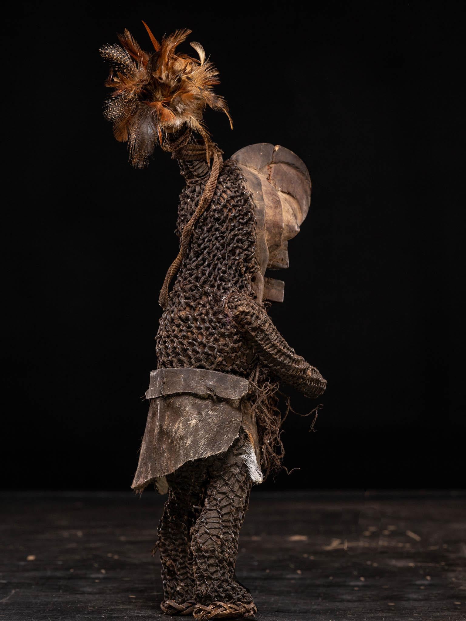 Paire de poupées dansant de manière didactique, peuple Songye du Congo en vente 6
