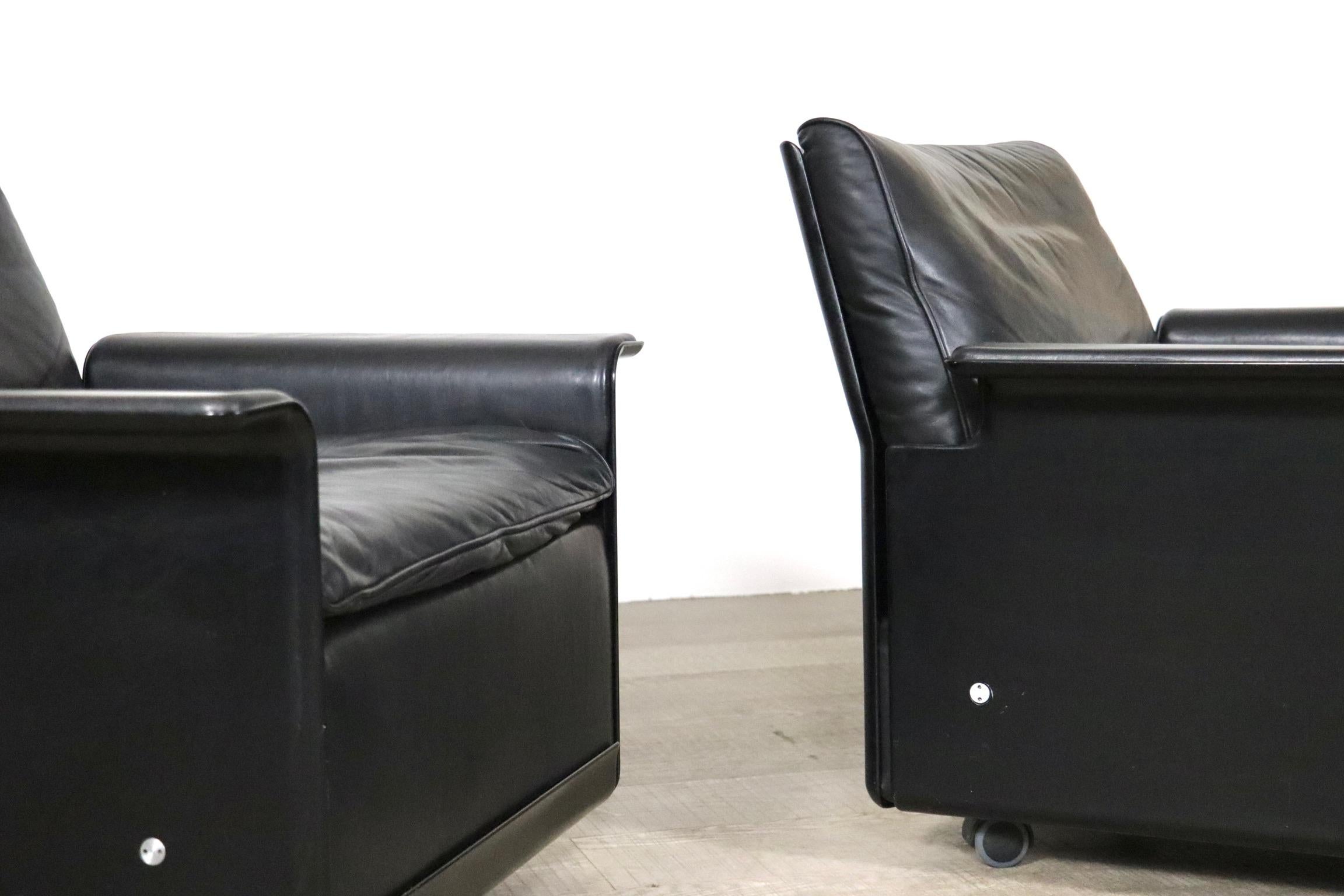 Pair Of Dieter Rams Model 620 Lounge Chairs In Black Leather For Vitsoe, 1980s In Good Condition In ABCOUDE, UT
