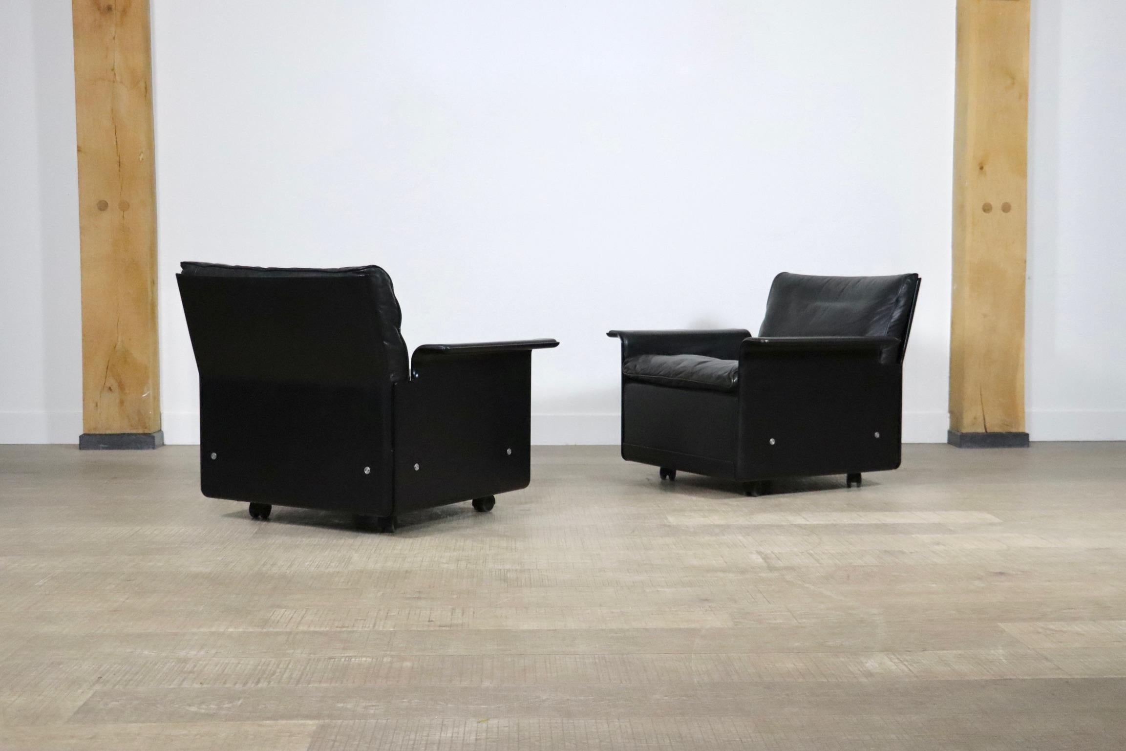 Late 20th Century Pair Of Dieter Rams Model 620 Lounge Chairs In Black Leather For Vitsoe, 1980s