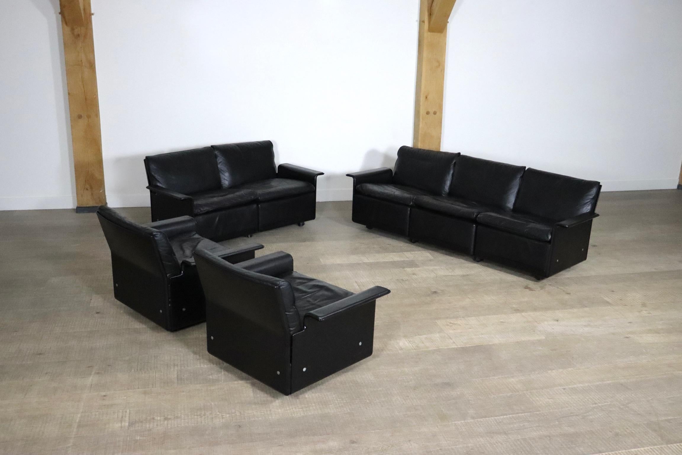 Pair Of Dieter Rams Model 620 Lounge Chairs In Black Leather For Vitsoe, 1980s 3