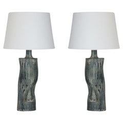 Ein Paar 'Difforme' Tischlampen aus Tigerglasur mit Pergamentschirm von Design Frères