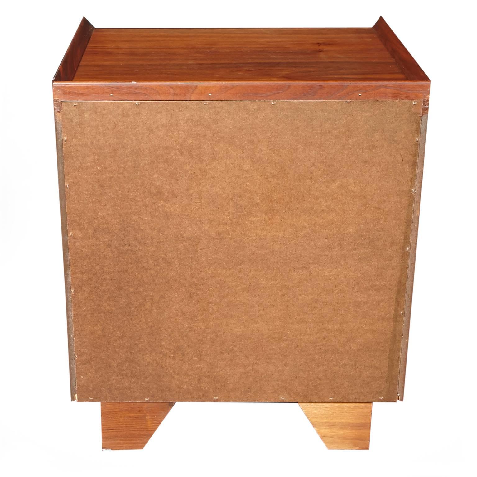 Pair of Dillingham Mid-Century Modern Walnut Nightstands 5