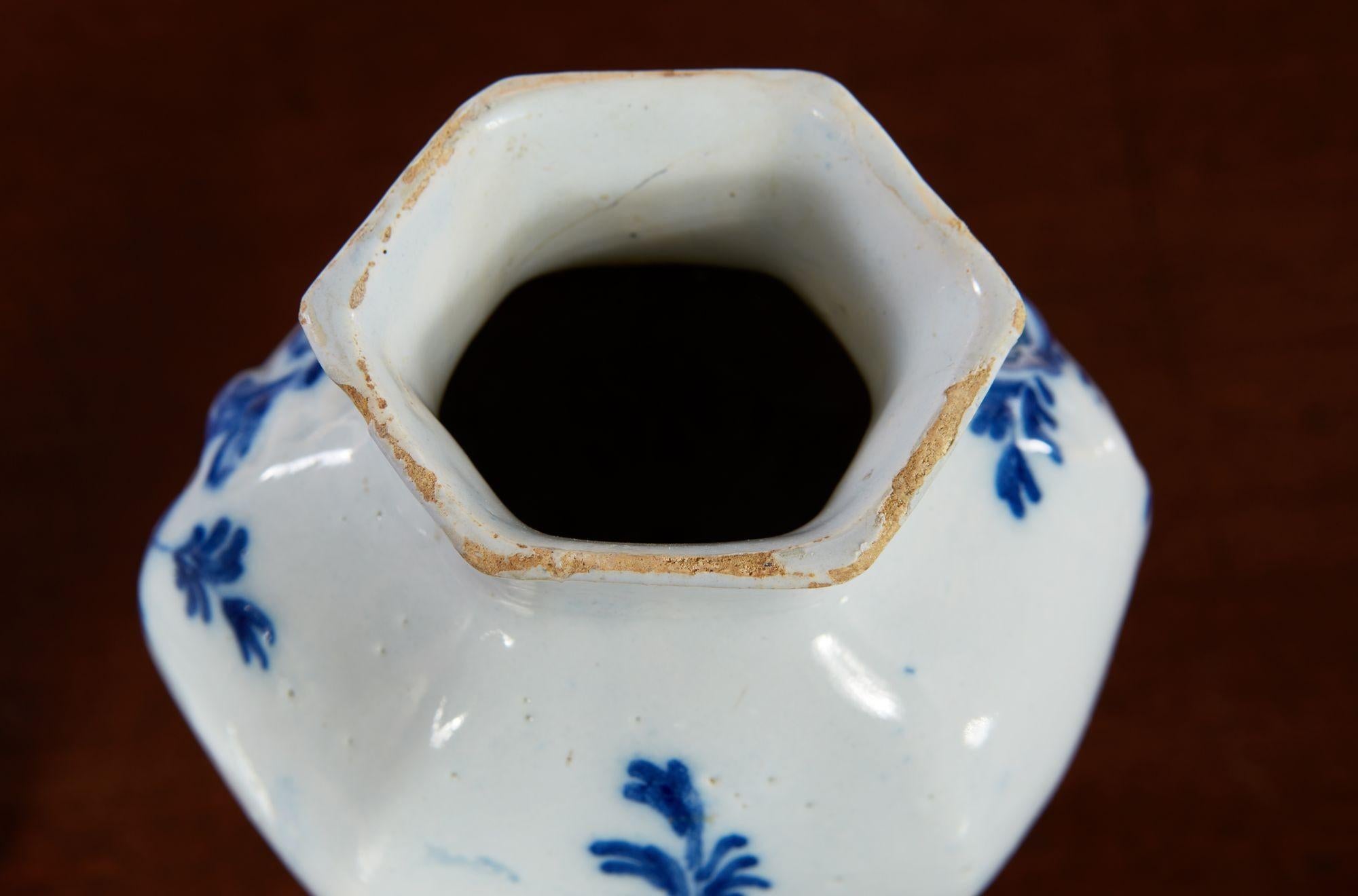 Coppia di piccoli vasi di Delft in vendita 11