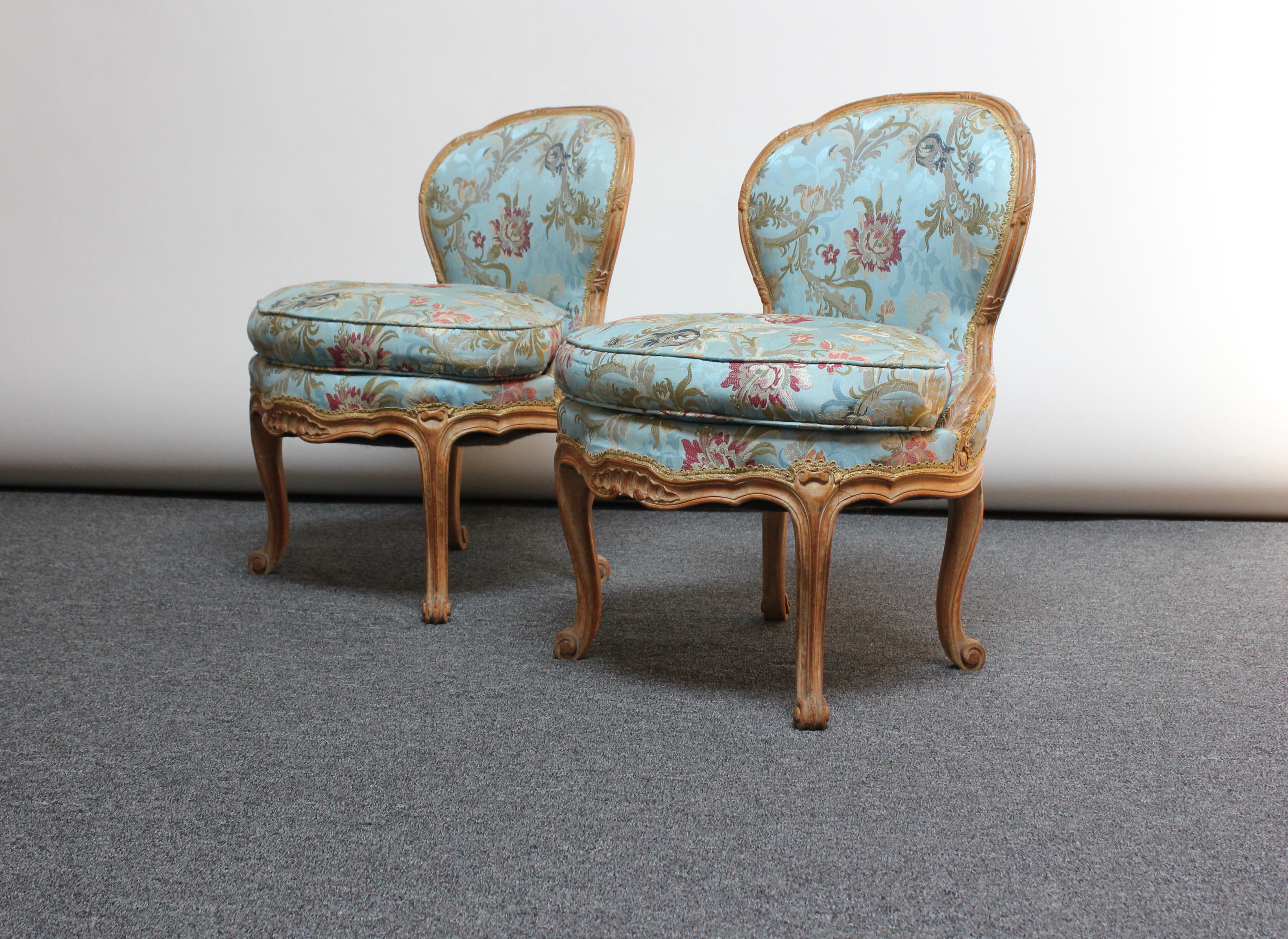 Pair of Diminutive French Louis XV Rococo Boudoir Slipper Chairs In Good Condition In Brooklyn, NY