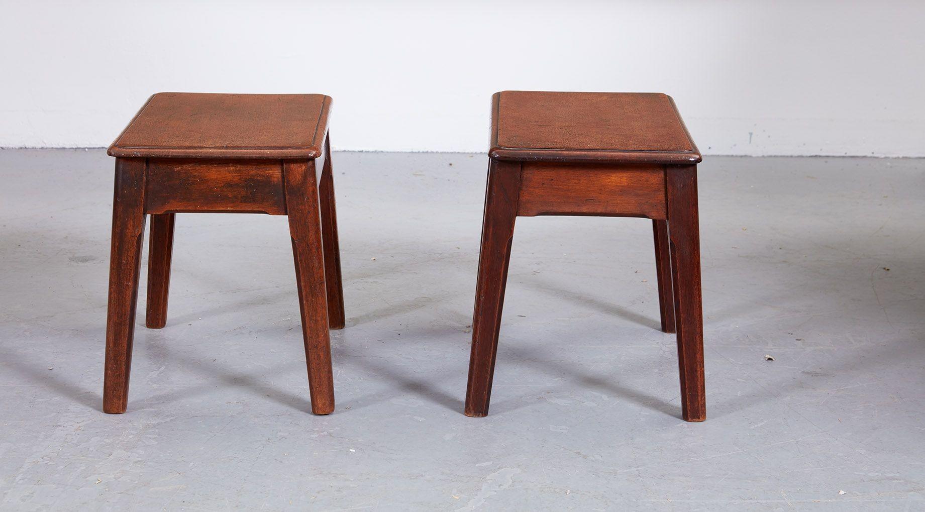 Pair of Diminutive Mahogany Stools In Good Condition In Greenwich, CT