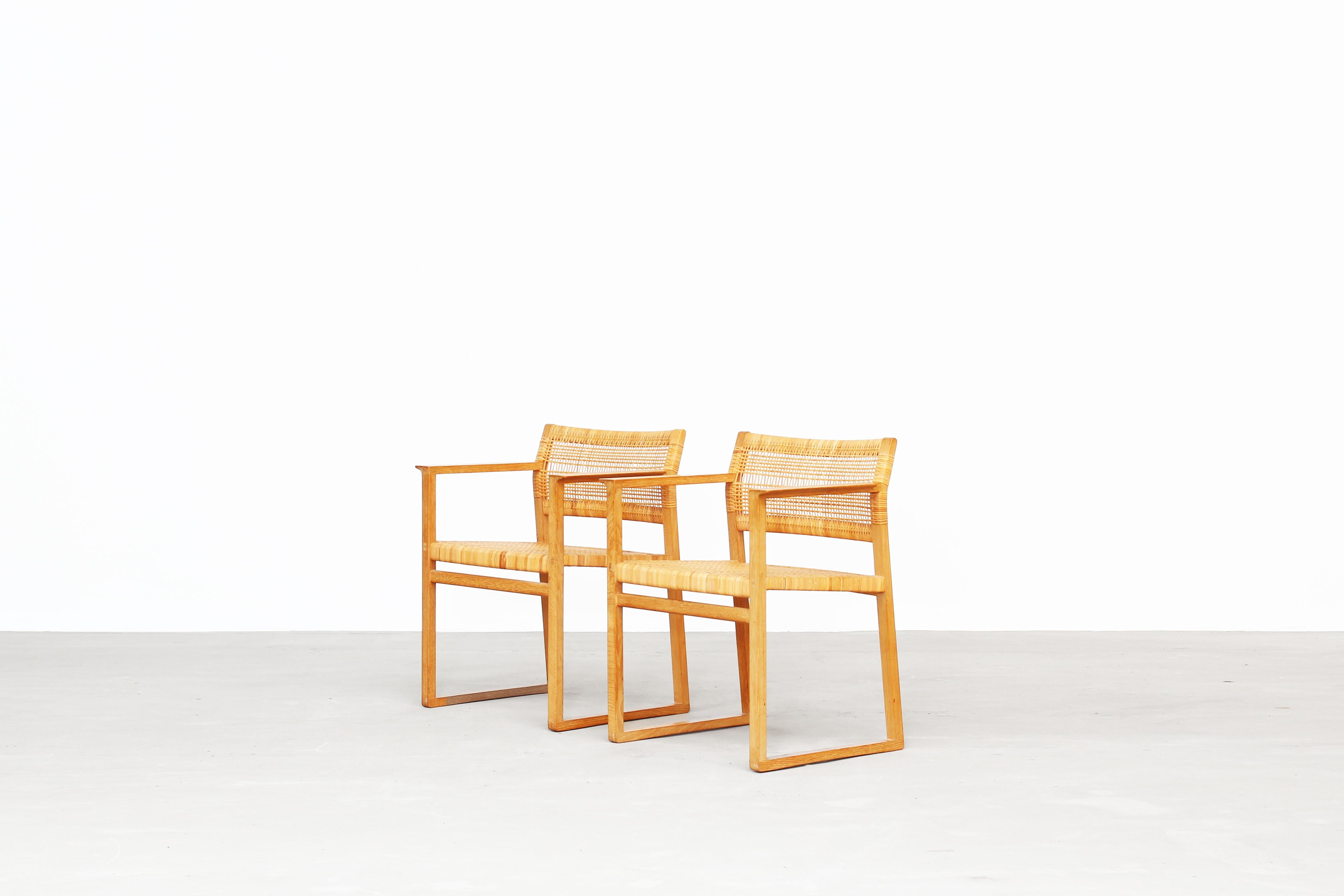20th Century Pair of Dining Chairs/Armchairs by Børge Mogensen for Fredericia in Oak, Denmark