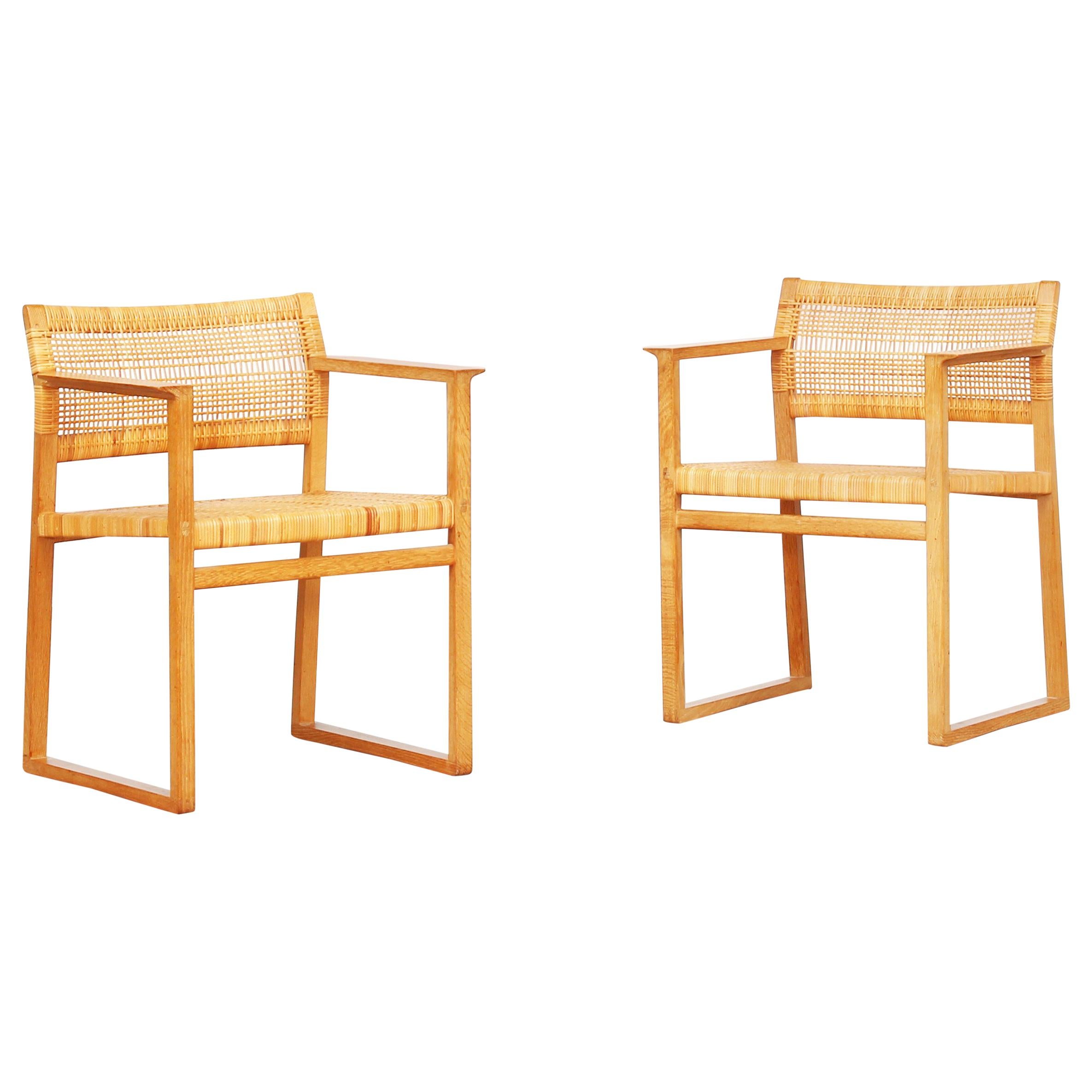 Pair of Dining Chairs/Armchairs by Børge Mogensen for Fredericia in Oak, Denmark