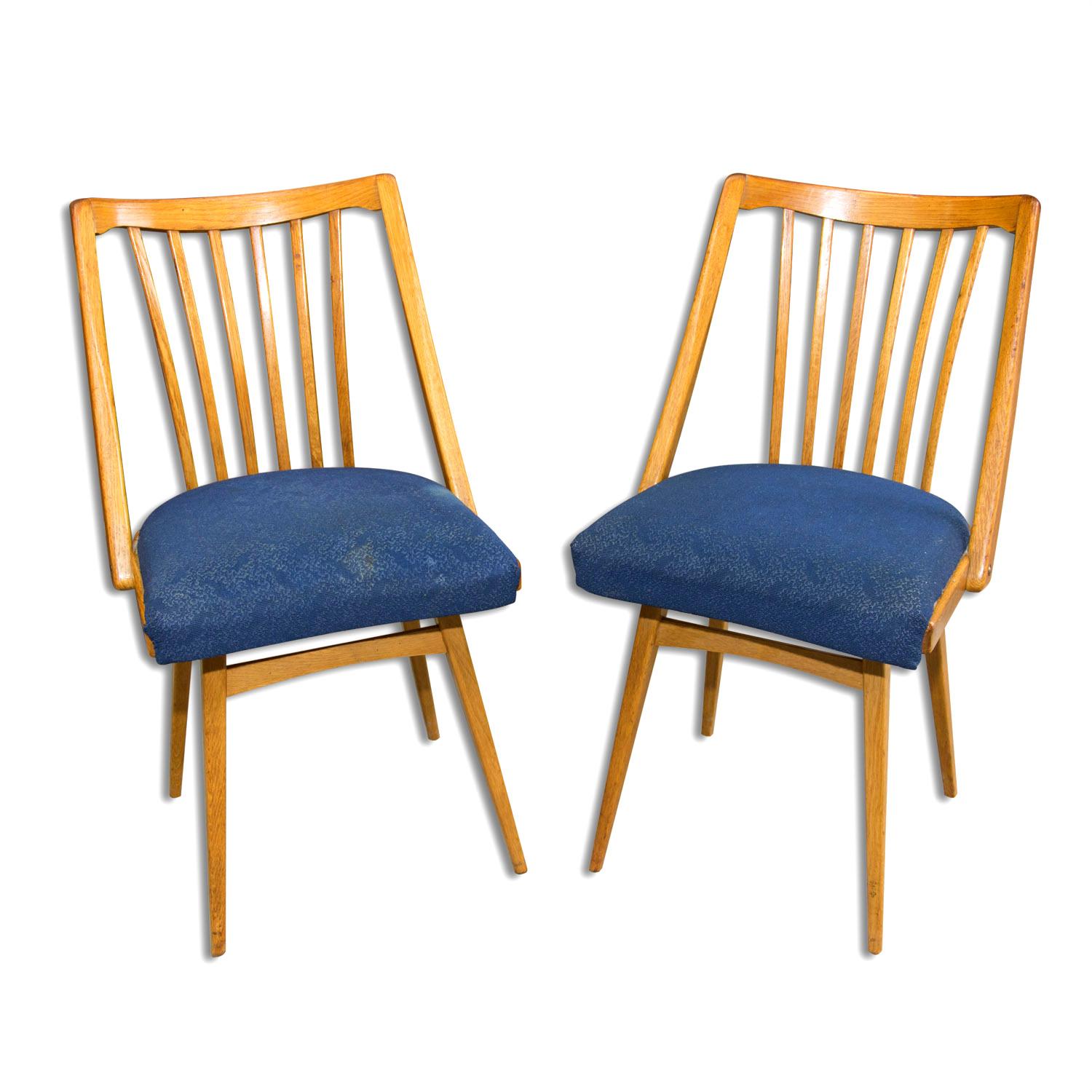 Pair of dining chairs from the 1960´s, made in Czechoslovakia, designed by Antonín Šuman. Beech bentwood construction.

In good Vintage condition, the fabric shows signs of age and using. Price is for the pair.

Measures: Height: 79 cm

seat: