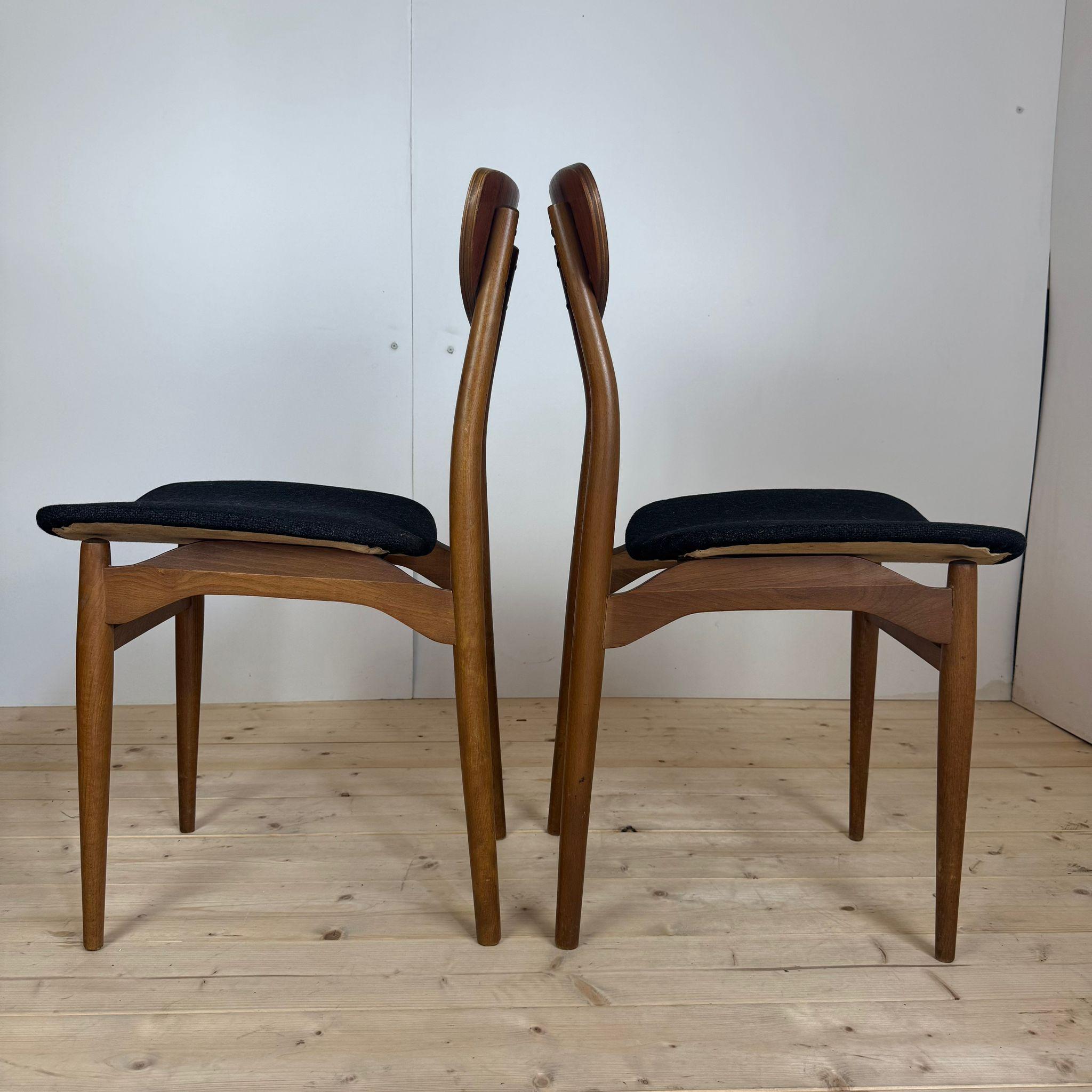 Pareja de sillas de comedor, teca y tela gris Danish en venta