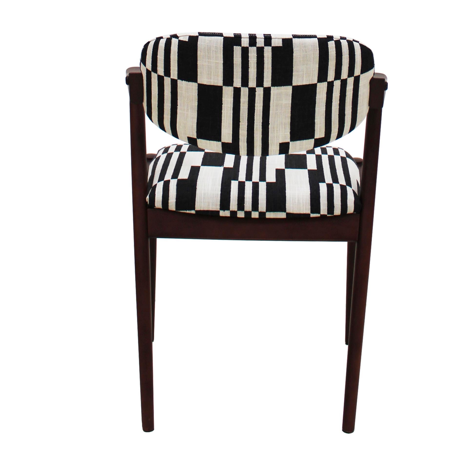 XXIe siècle et contemporain Paire de chaises de salle à manger dans le style de Kai Kristiansen en vente