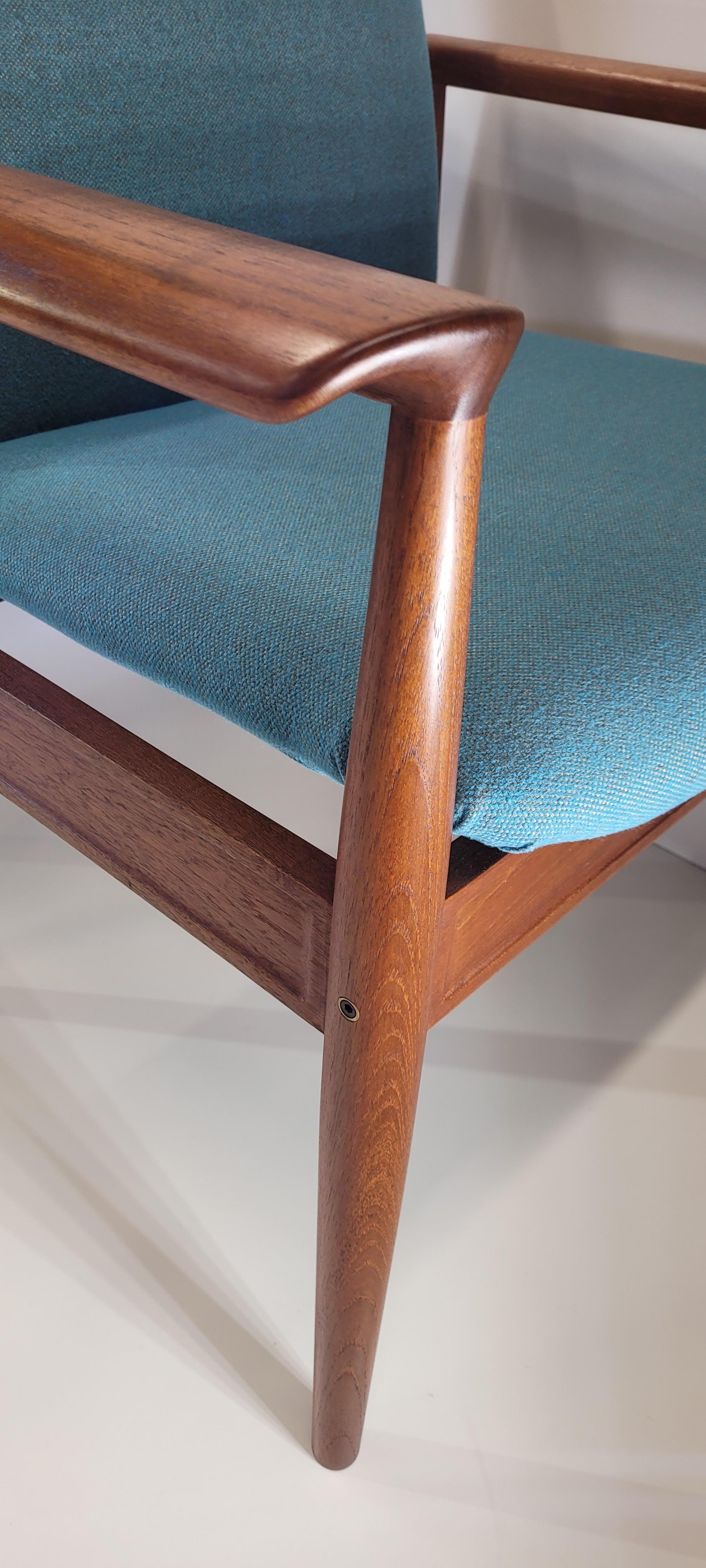 Pair of Diplomat Chair in Teak Wood and Teal Fabric by Finn Juhl  For Sale 1