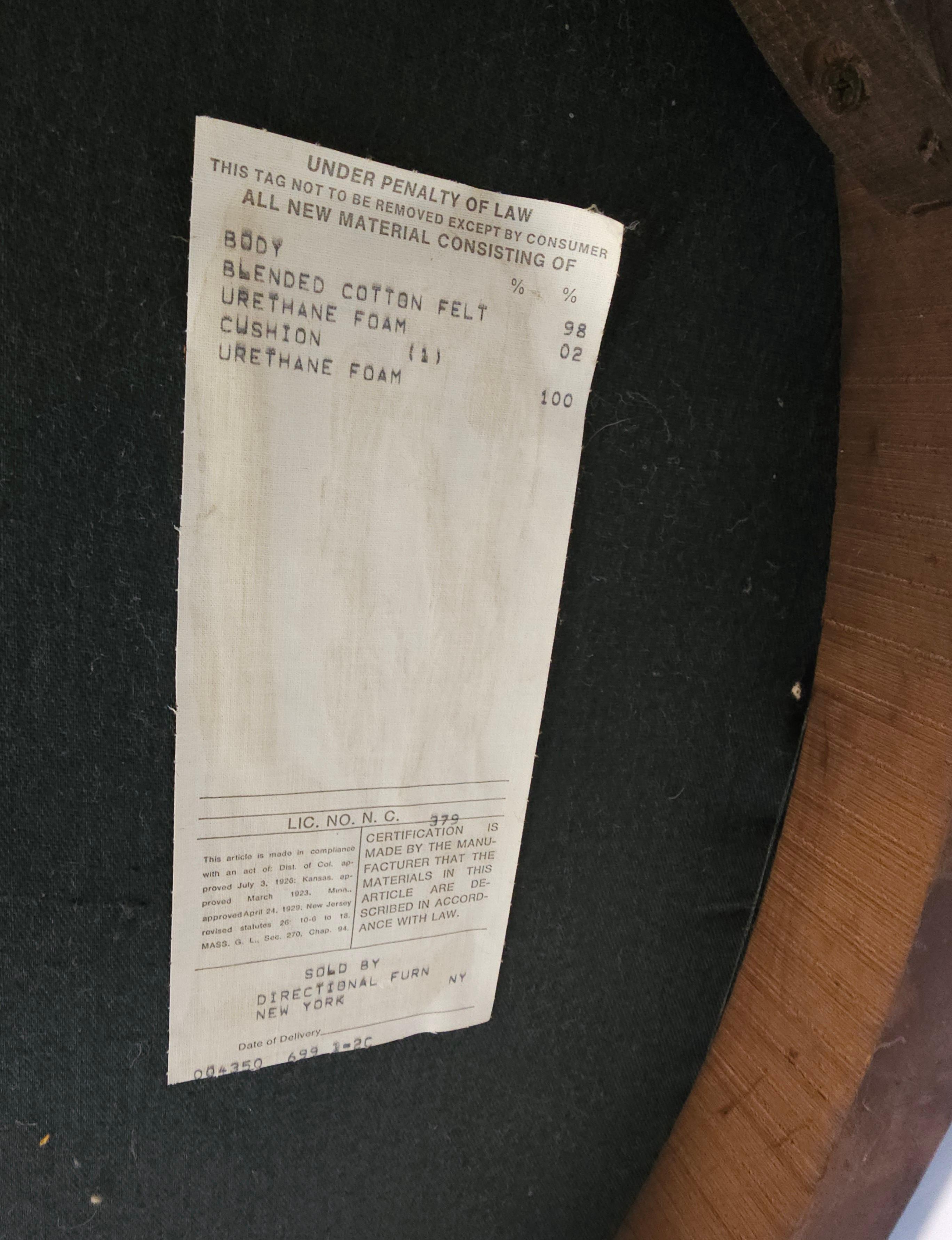 Paire de chaises longues directionnelles en feutre de coton à points d'aiguille pétrifiés en vente 8