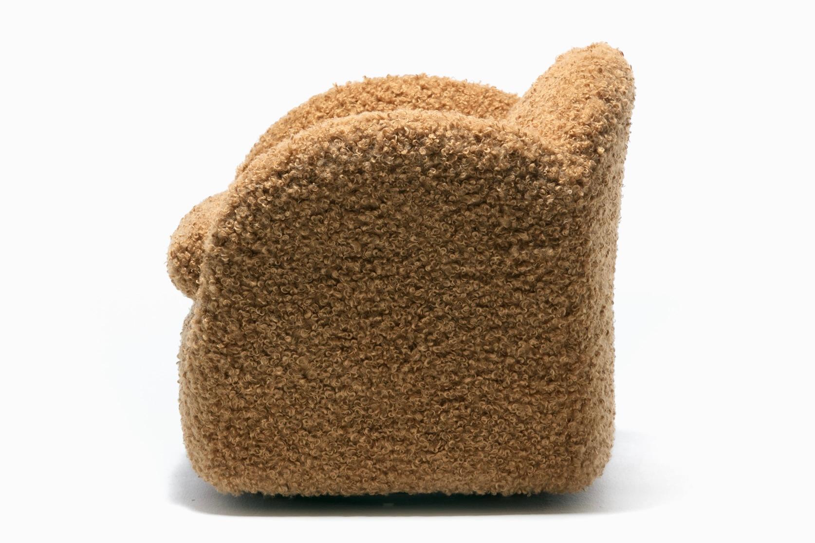 Tissu d'ameublement Paire de chaises pivotantes directionnelles post-modernes en tissu ours Teddy camel doux
