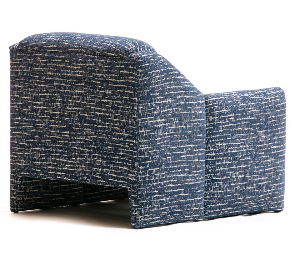 Pair of Directional Sculptural Lounge Chairs in Blue & White Knoll Fabric  4