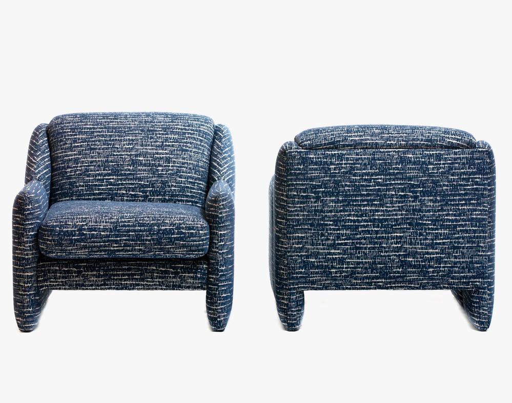 Organic Modern Pair of Directional Sculptural Lounge Chairs in Blue & White Knoll Fabric 