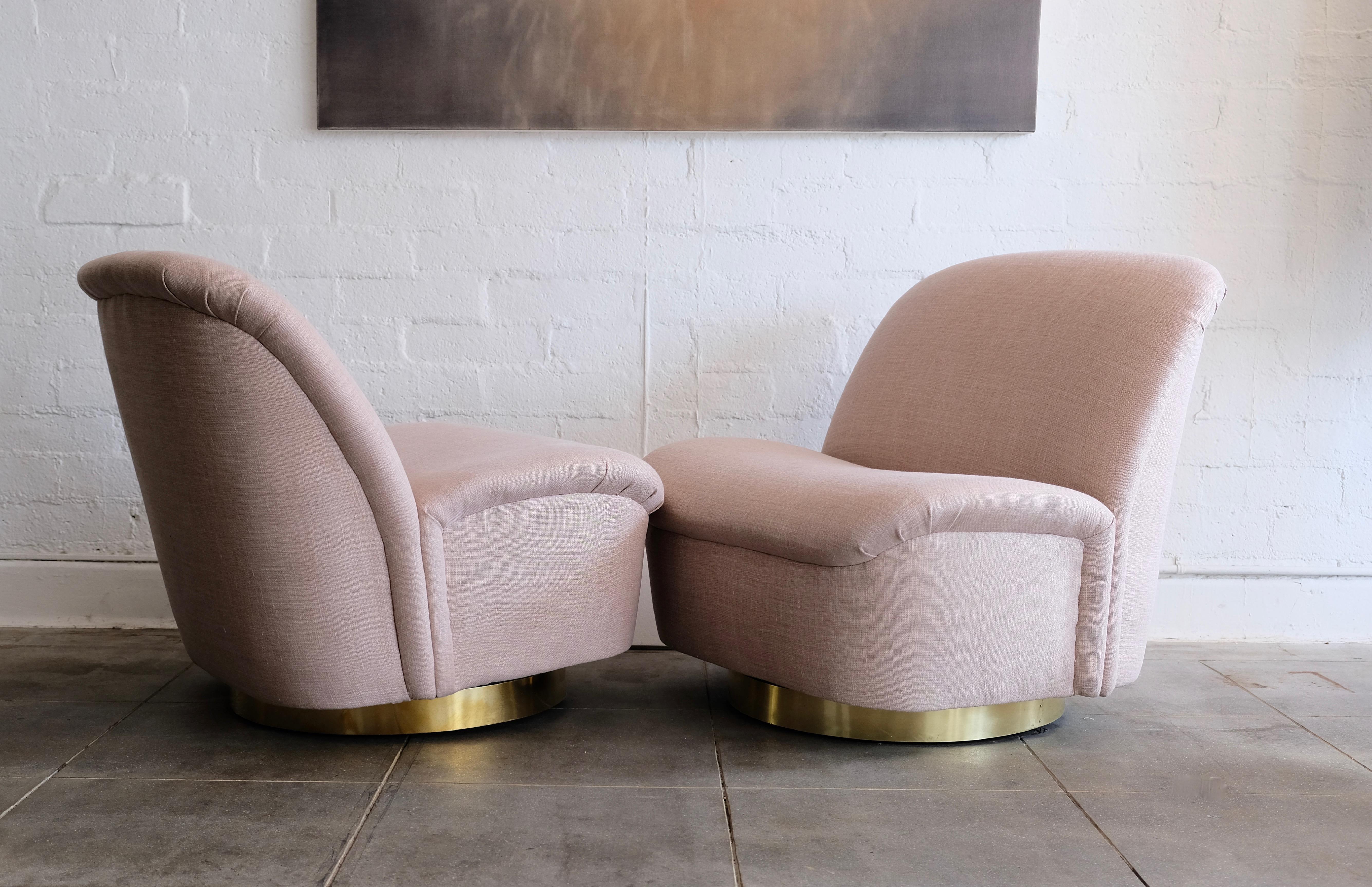 Post-Modern Pair of Directional Swivel Lounge Chairs in Pink with Brass Base