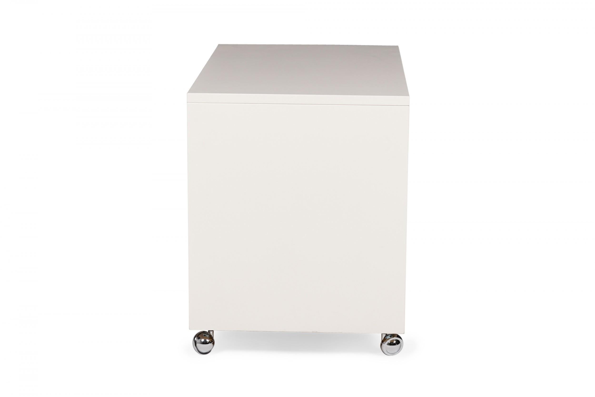American Pair of Directional White Laminate and Chrome Bedside Tables / Commodes For Sale