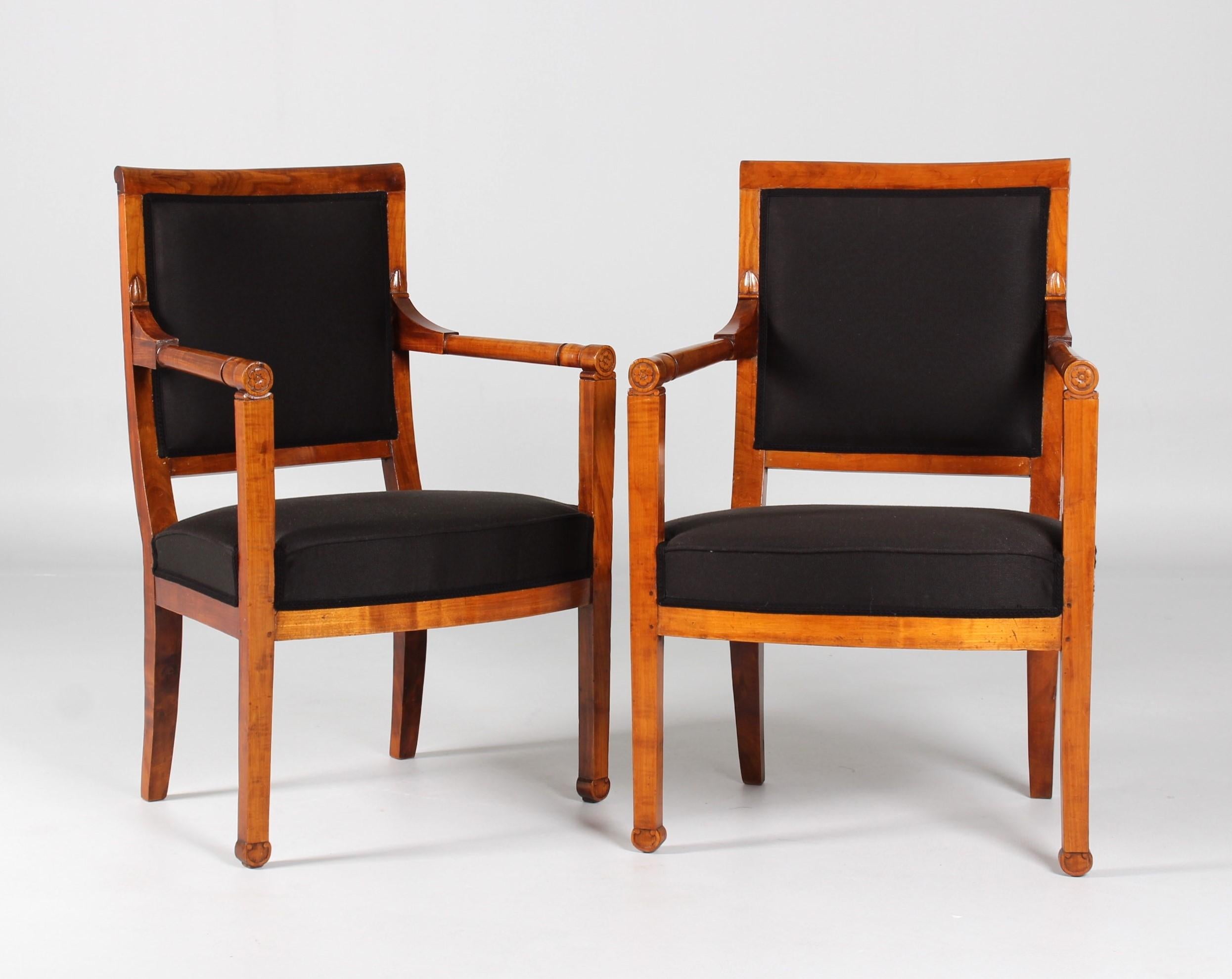 Paar Directoire-Sessel, Kirsche, Frankreich um 1800 im Angebot 1
