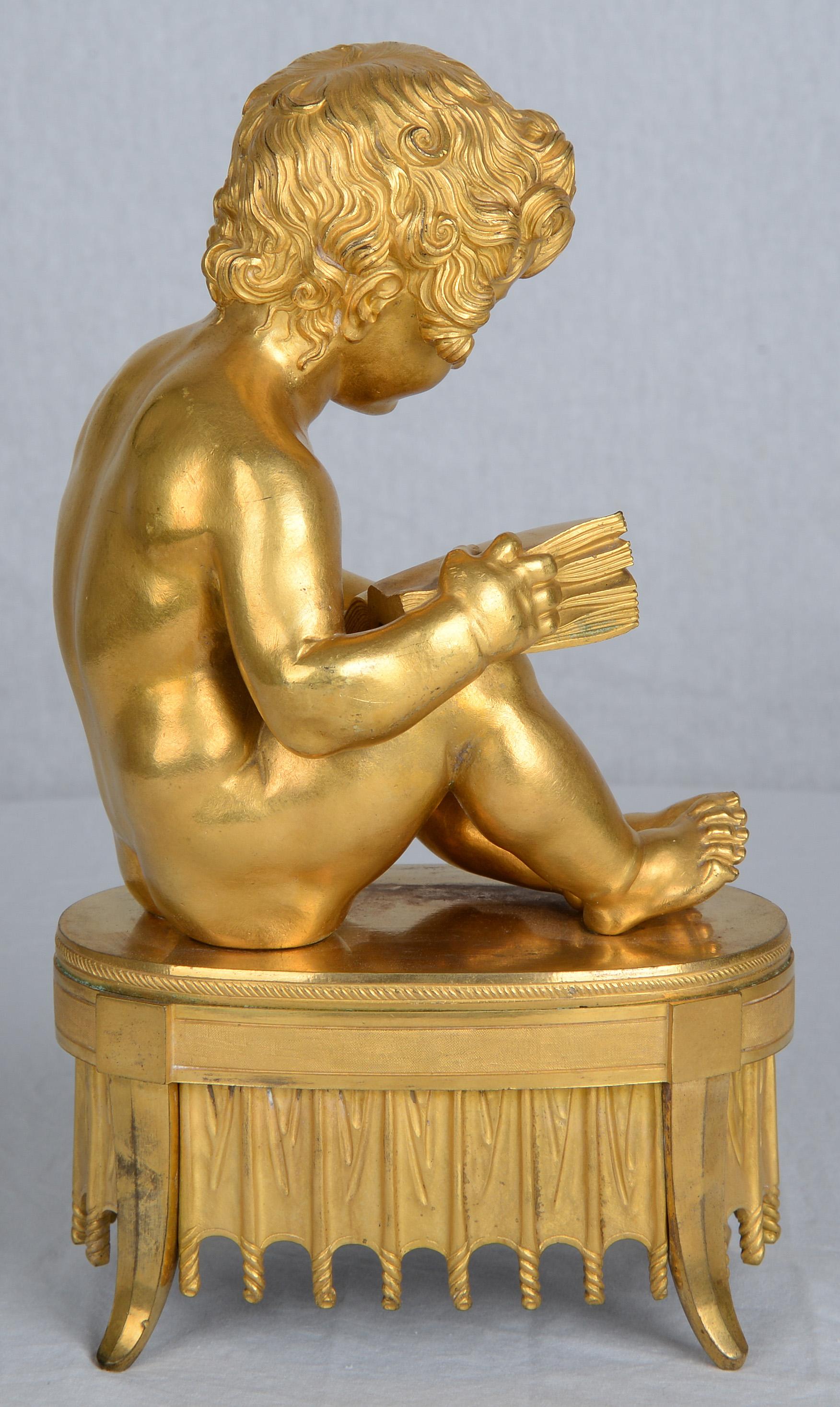 Pareja de esculturas alegóricas de niños en bronce dorado del Directorio en venta 2