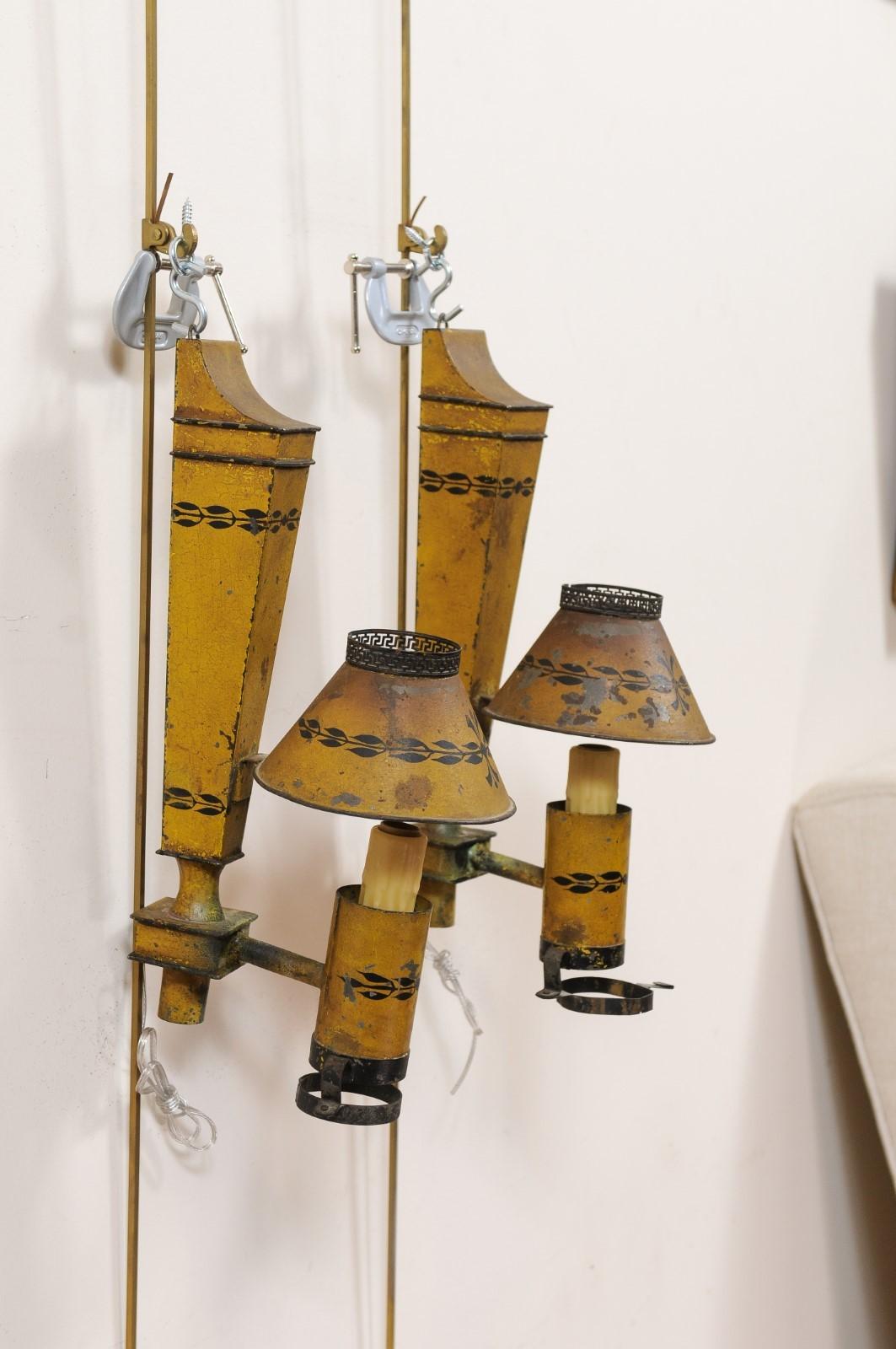 Pair of Directoire Period Yellow & Black Painted Tole Scones, France ca. 1800 For Sale 3