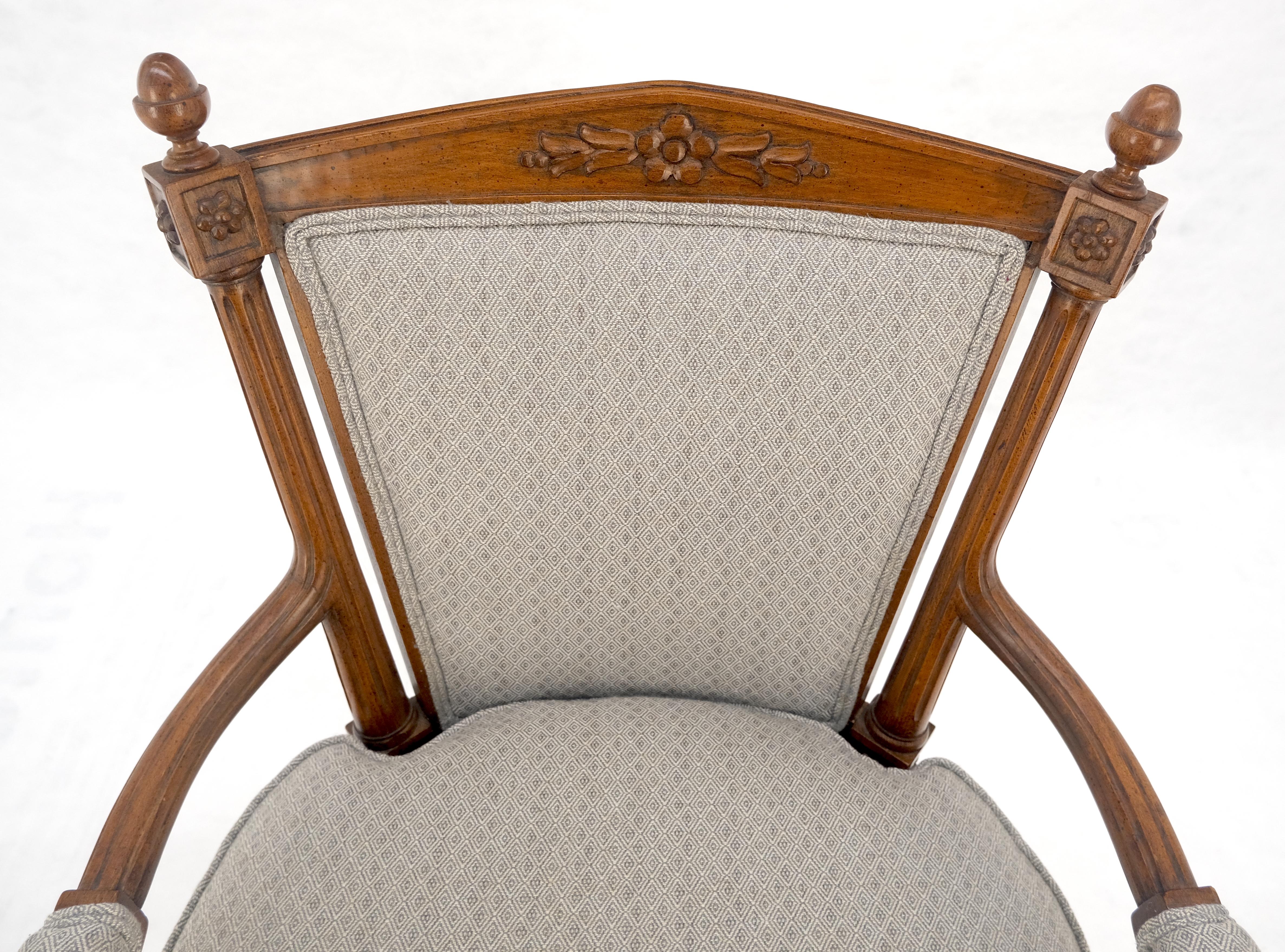 italien Paire de chaises longues à accoudoirs en cerisier massif, style Directoire, avec épis de faîtage MINT ! en vente