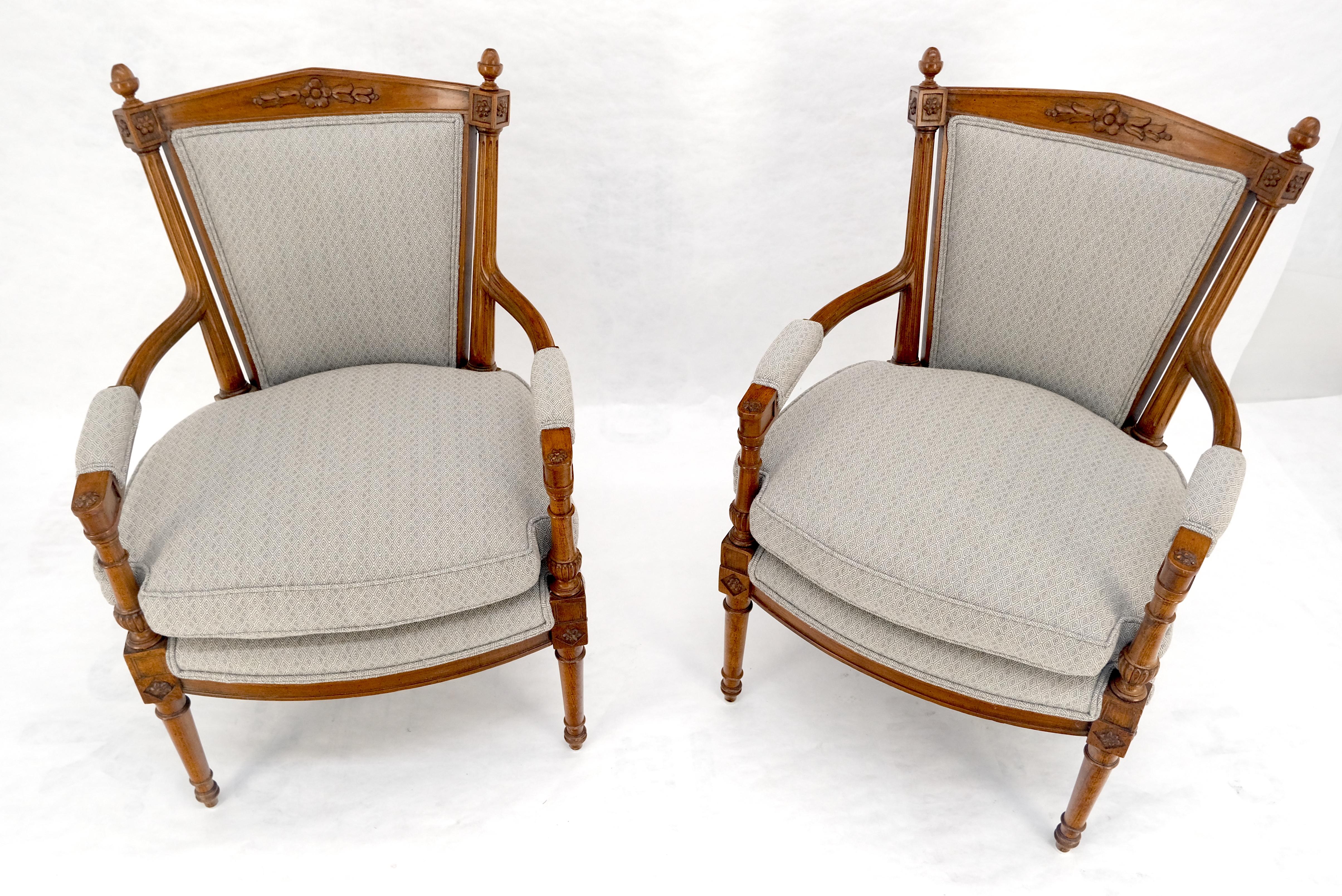 Cerise Paire de chaises longues à accoudoirs en cerisier massif, style Directoire, avec épis de faîtage MINT ! en vente