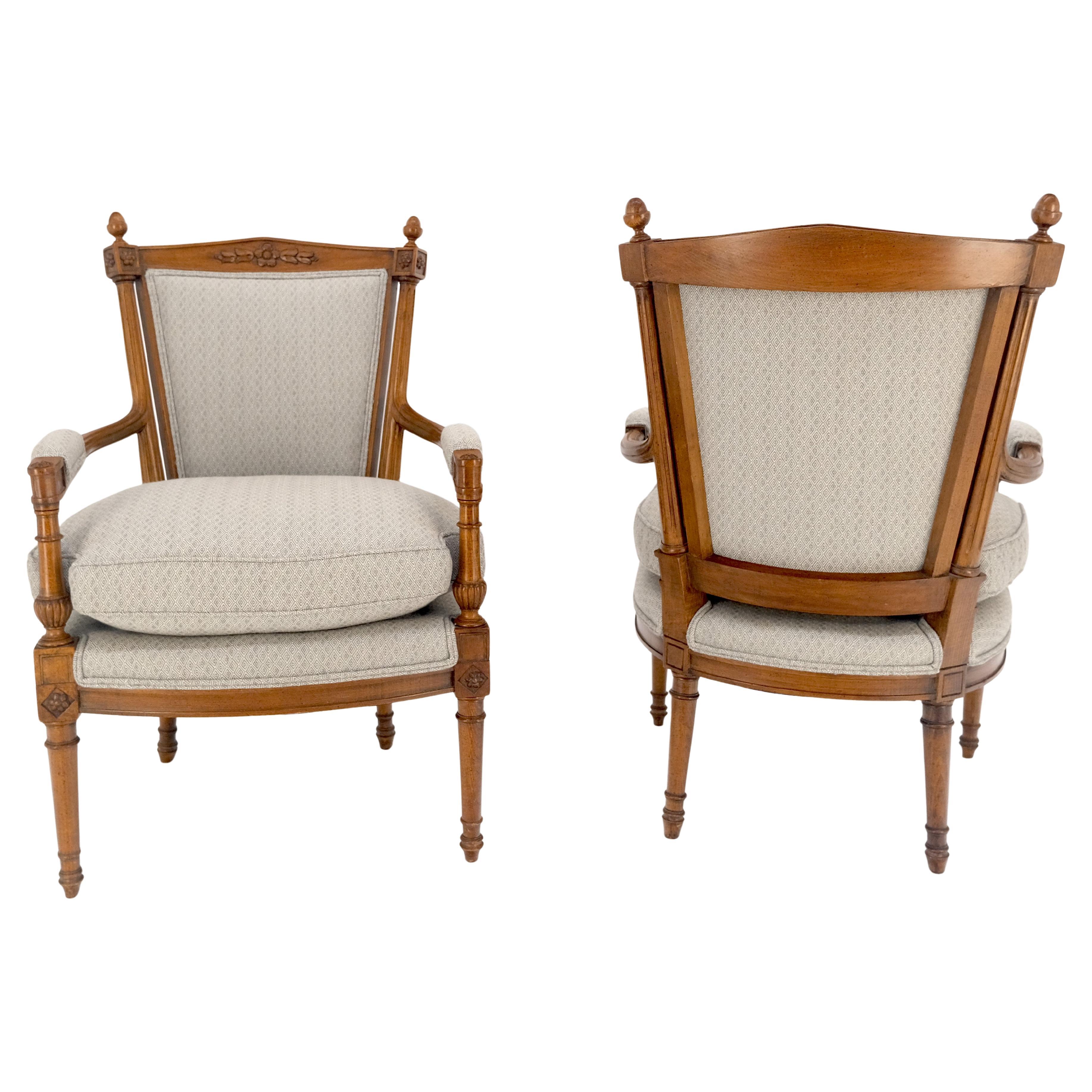 Paire de chaises longues à accoudoirs en cerisier massif, style Directoire, avec épis de faîtage MINT ! en vente