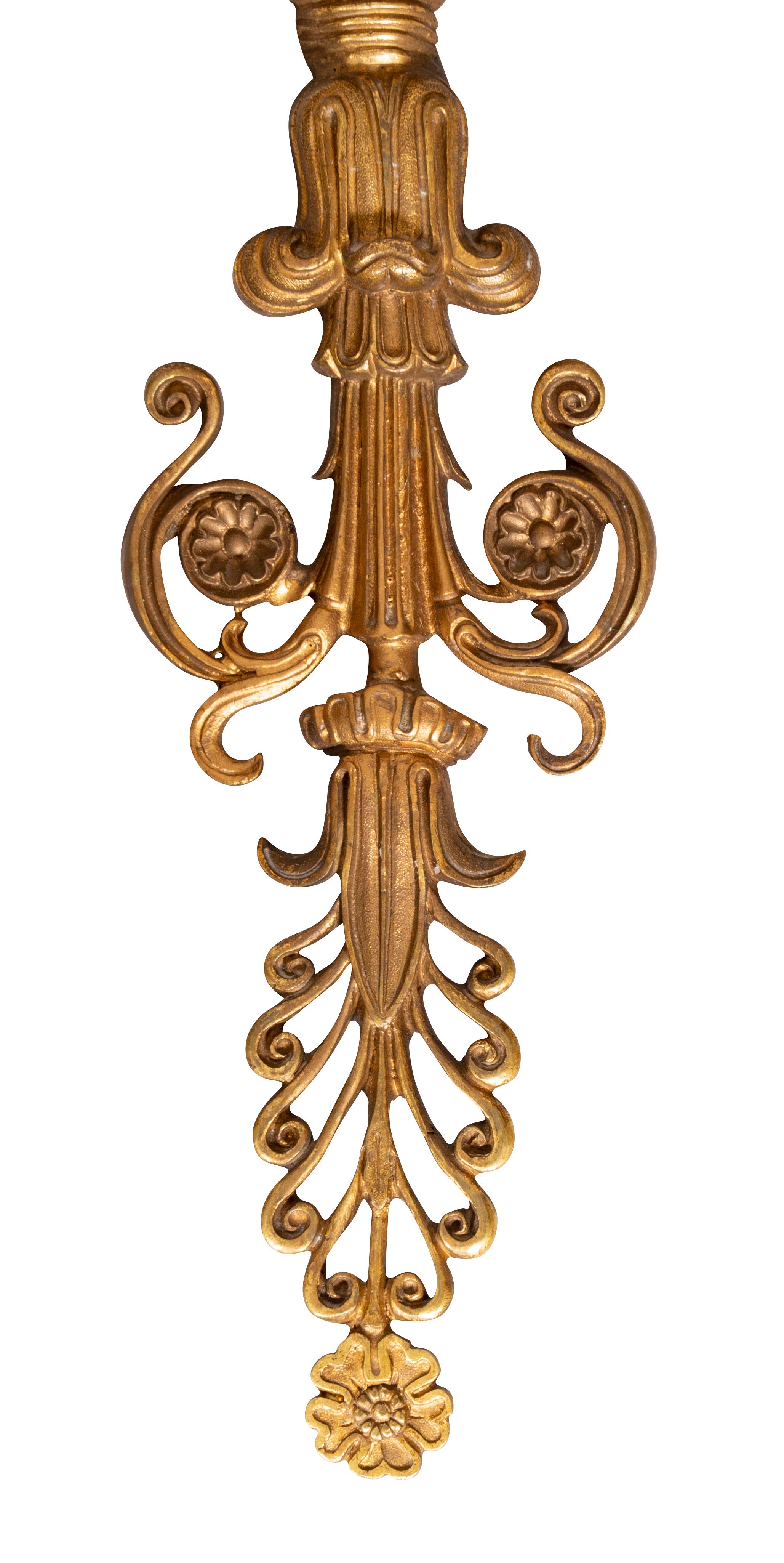 Wandleuchten aus vergoldeter Bronze im Directoire-Stil, Paar (19. Jahrhundert) im Angebot