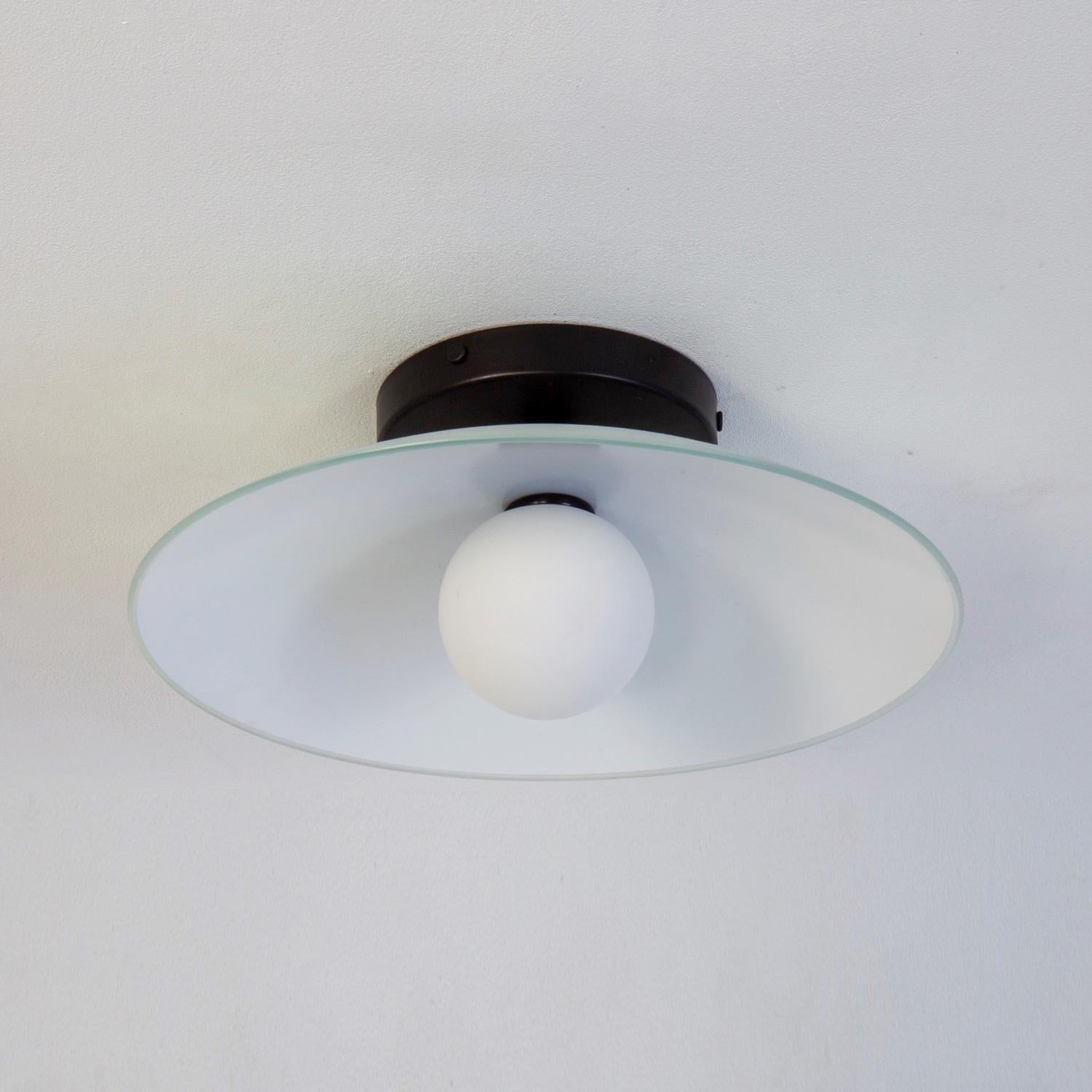 Américain Paire d'affleurants en forme de coupelle, par RESEARCH Lighting, noir, verre 3po, fait sur commande en vente
