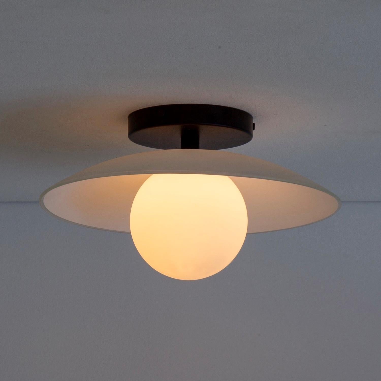 Paire d'affleurants en forme de coupelle, par RESEARCH Lighting, noir, verre de 5 po, fait sur commande en vente 3