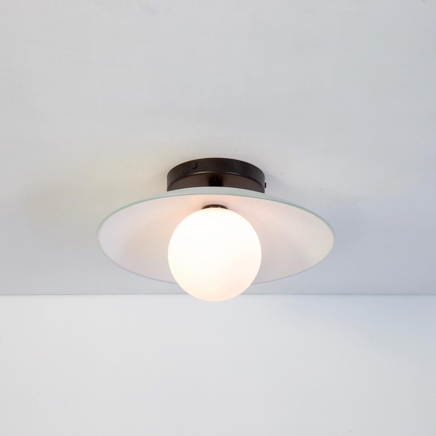 Métal Paire d'affleurants en forme de coupelle, par RESEARCH Lighting, noir, verre de 5 po, fait sur commande en vente