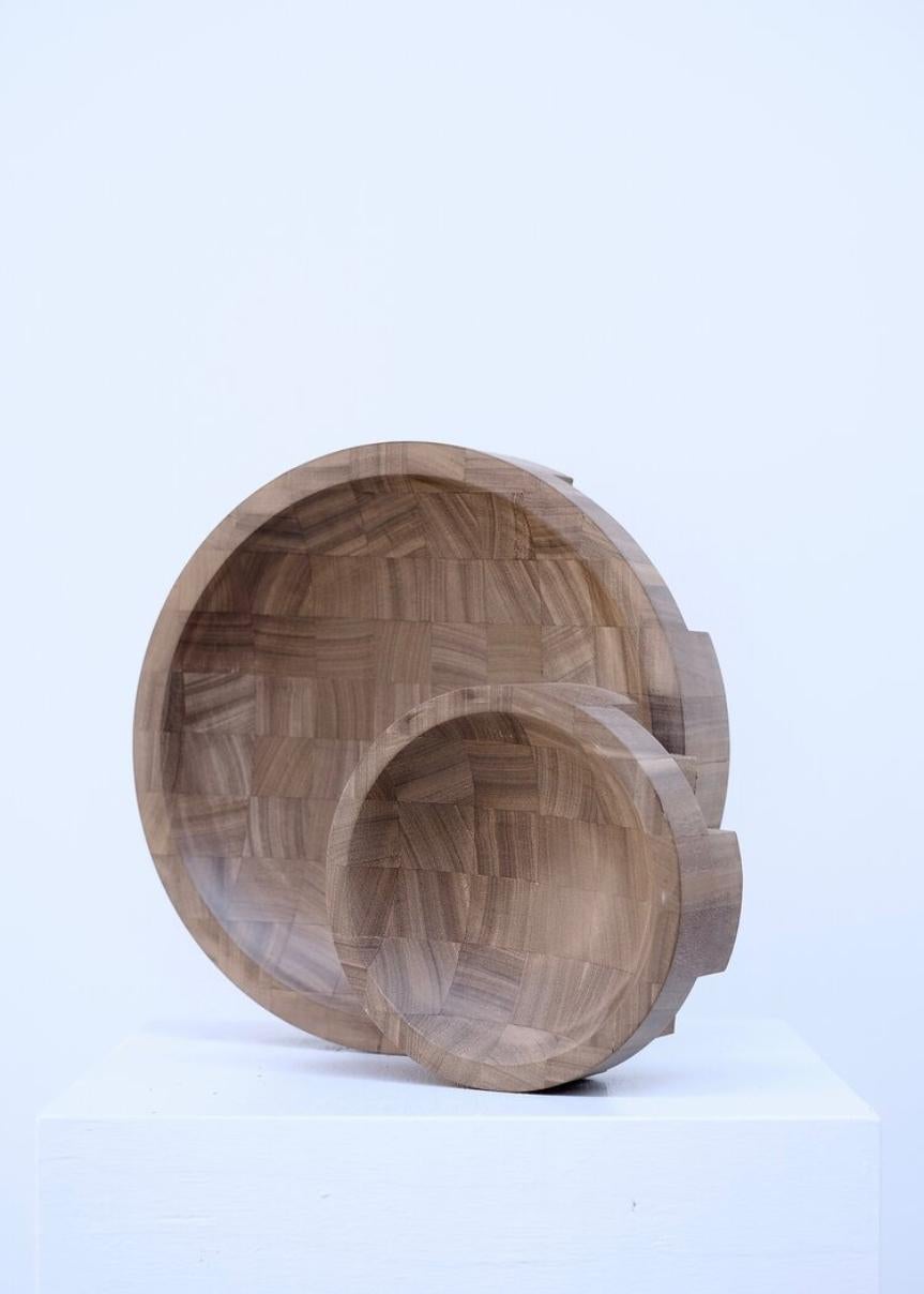 Pair of Disk Trays, African Walnut, Signed by Arno Declercq In New Condition In Geneve, CH