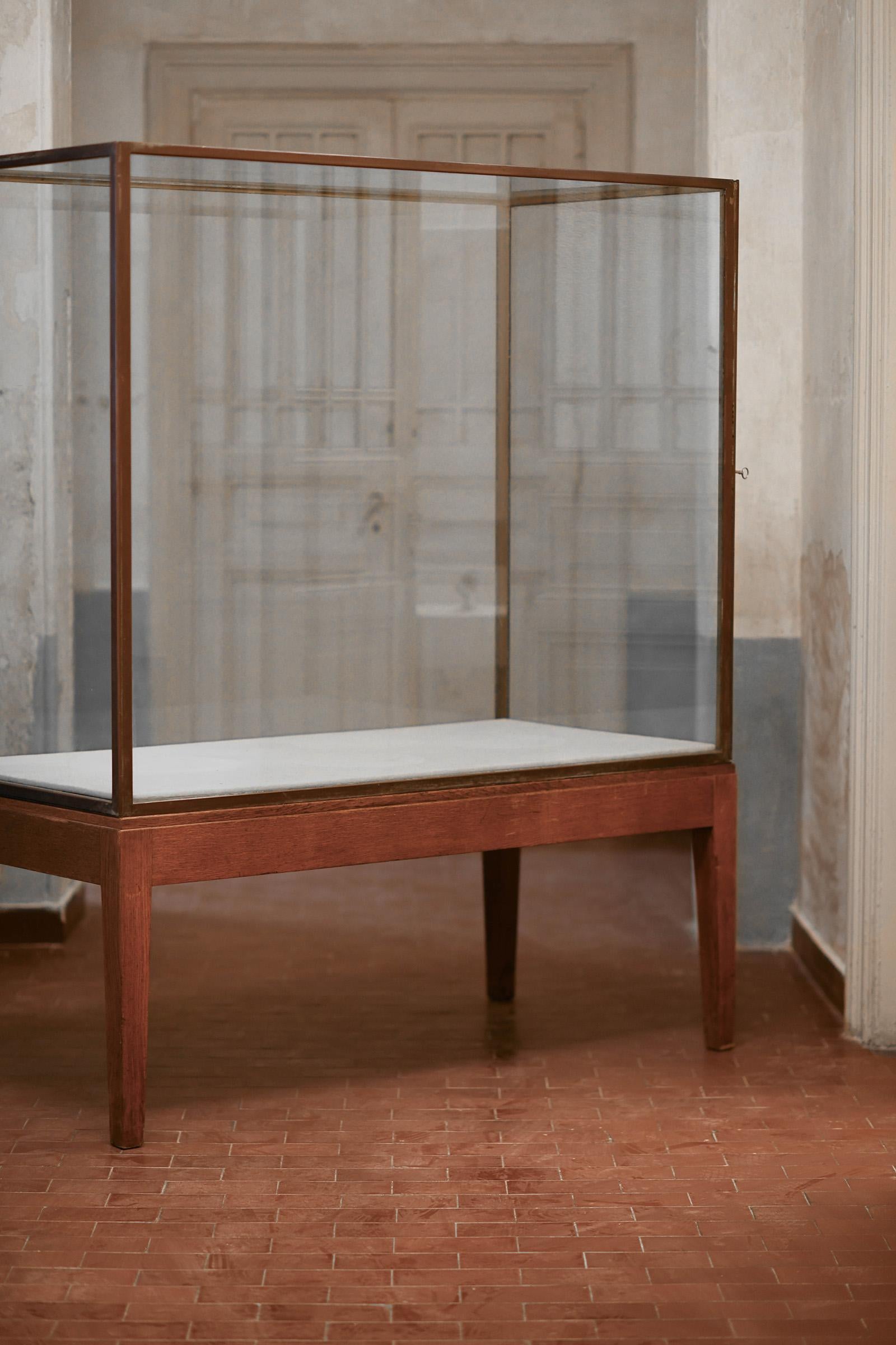 Italian Pair of display cases, Italy 1930 – 40 For Sale