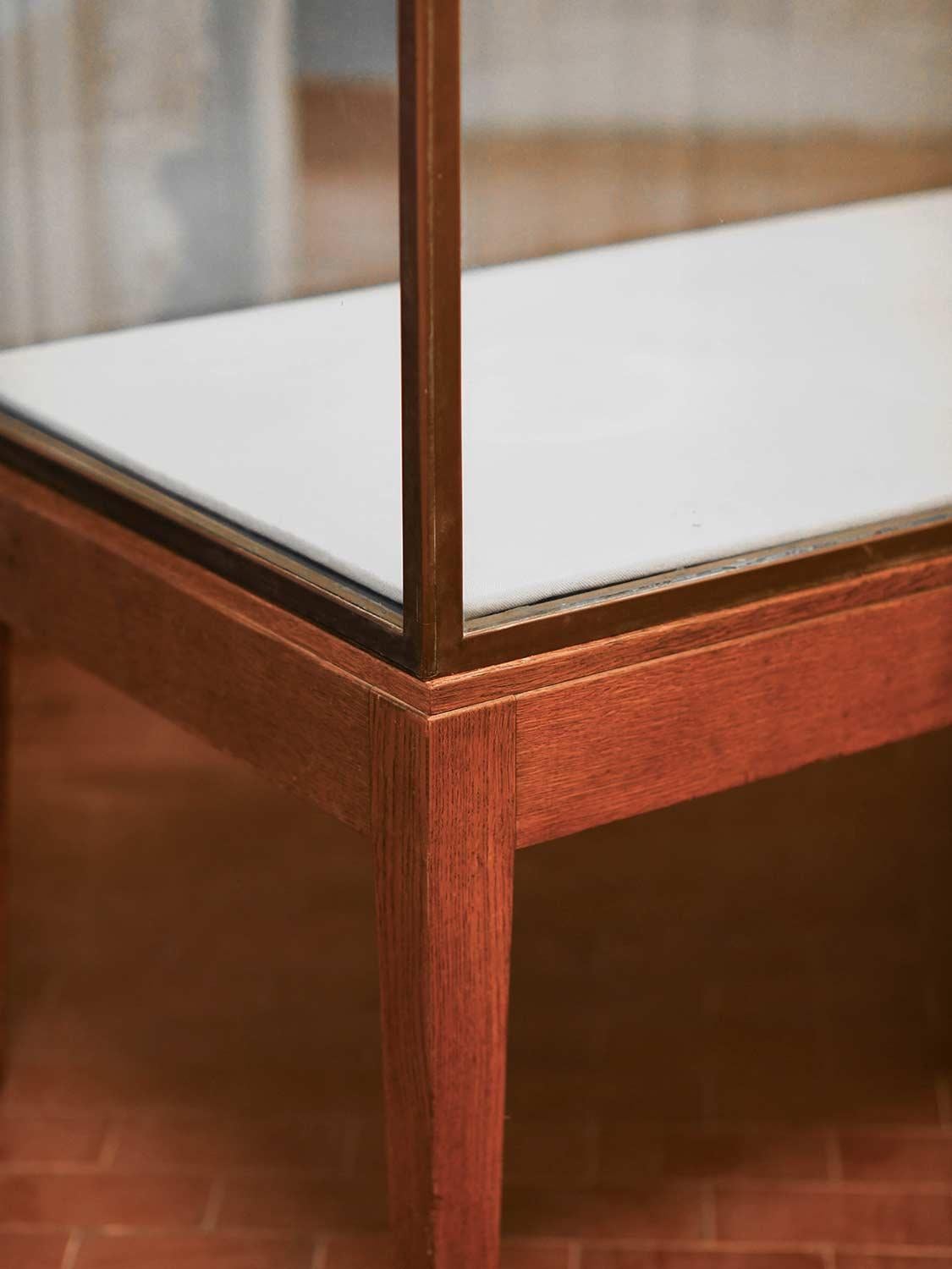 Milieu du XXe siècle Paire de vitrines, Italie 1930 - 40 en vente