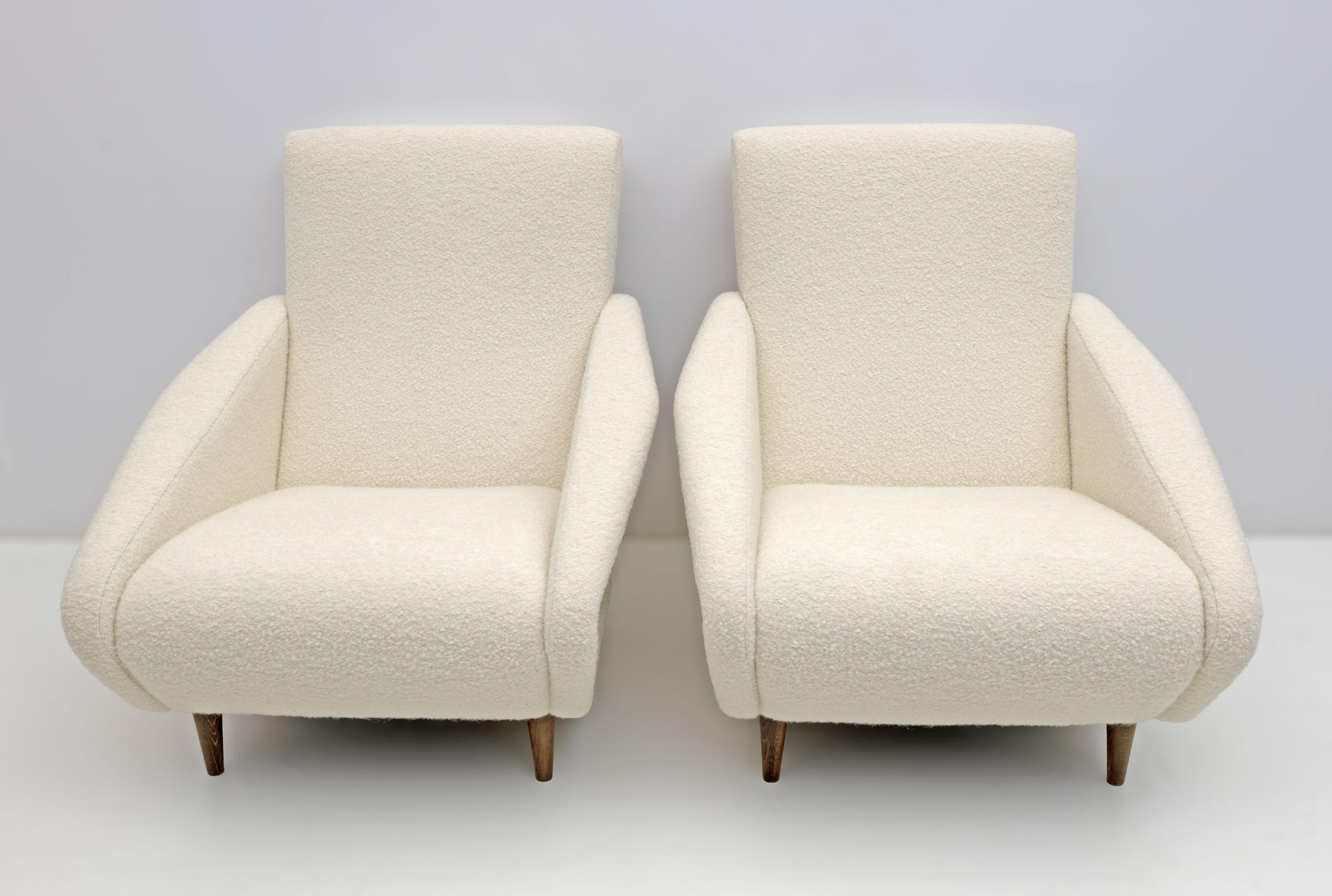 Pair of Bouclè wool armchairs, Distex 807 armchairs by Gio Ponti. Completely restored and upholstered in Bouclè fabric