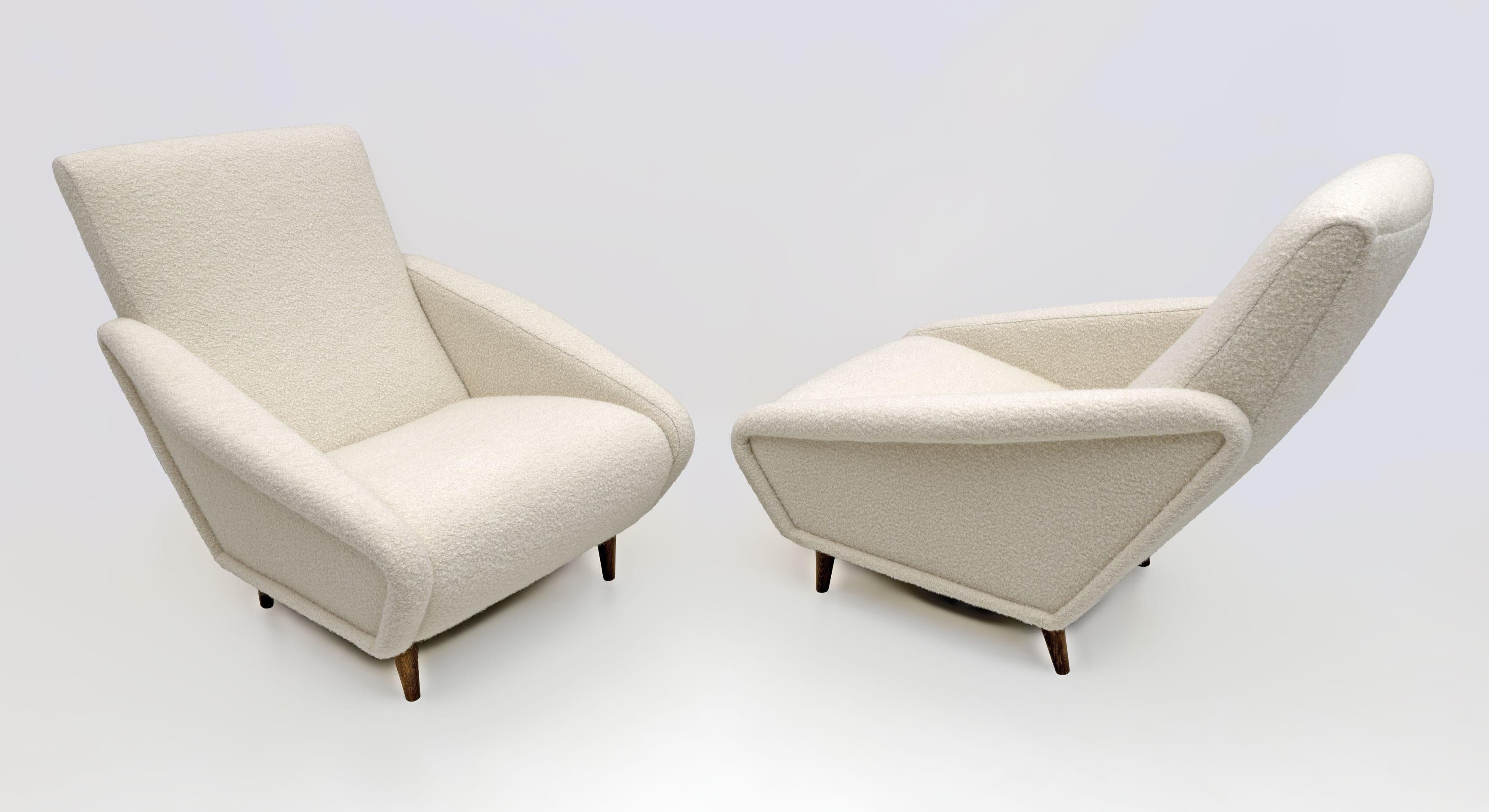 Pair of Mid-Century Modern Italian Armchairs Distex 807 by Gio Ponti In Good Condition For Sale In Puglia, Puglia