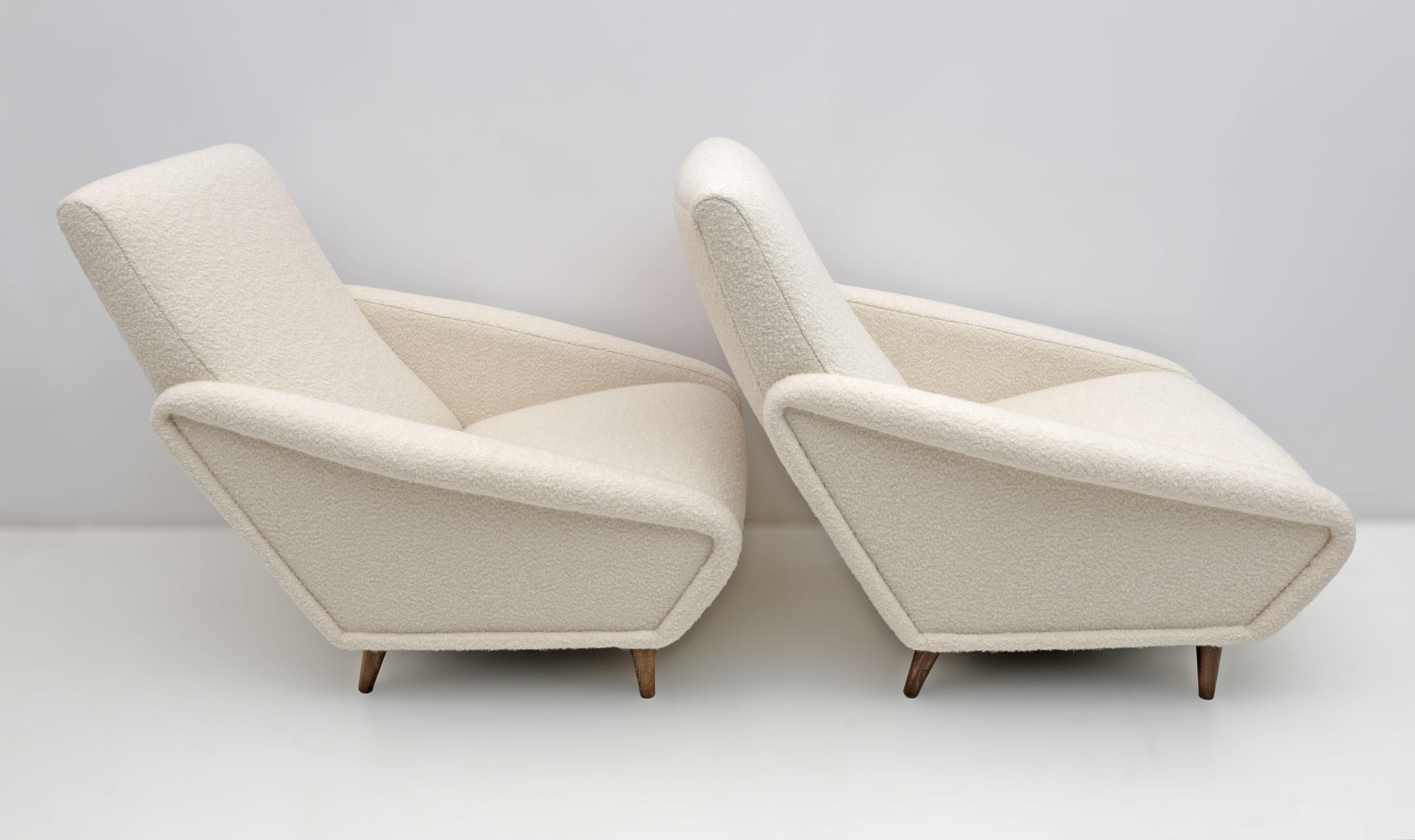 Pair of Mid-Century Modern Italian Armchairs Distex 807 by Gio Ponti For Sale 3