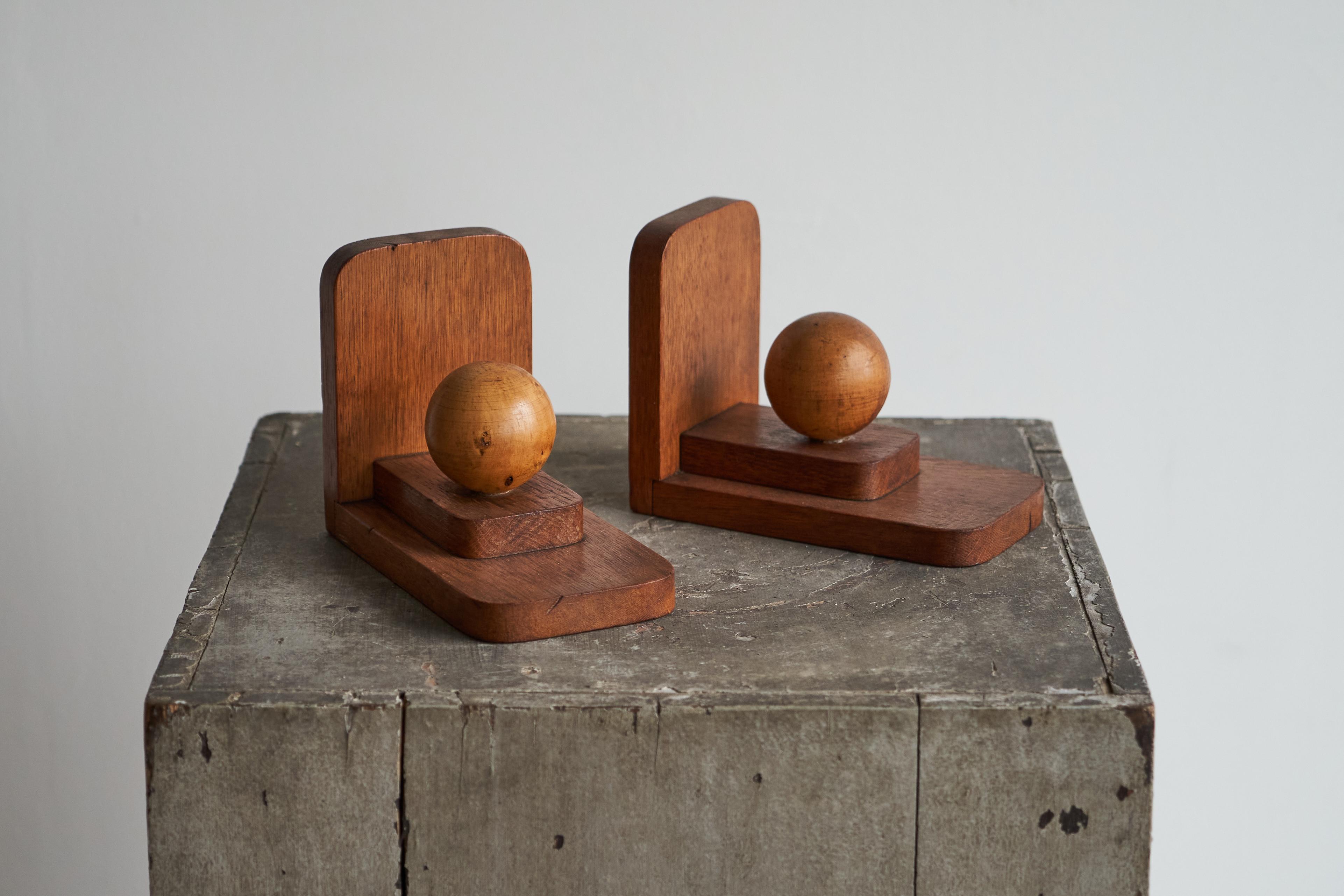 20ième siècle Paire de serre-livres Art Déco en Wood 1930 en vente