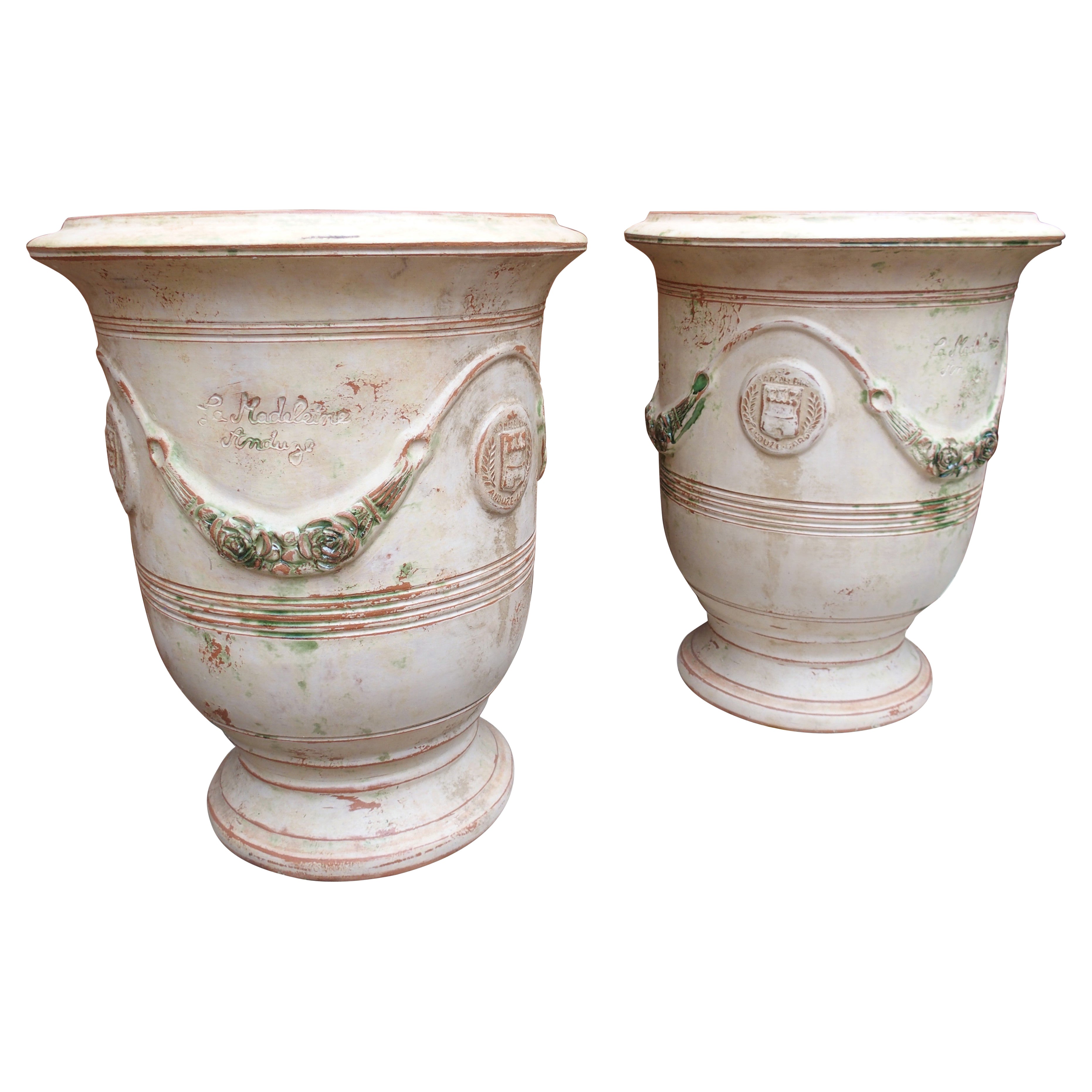 Paire de pots d
Anduze en finition traditionnelle, faits à la main et vieillis
