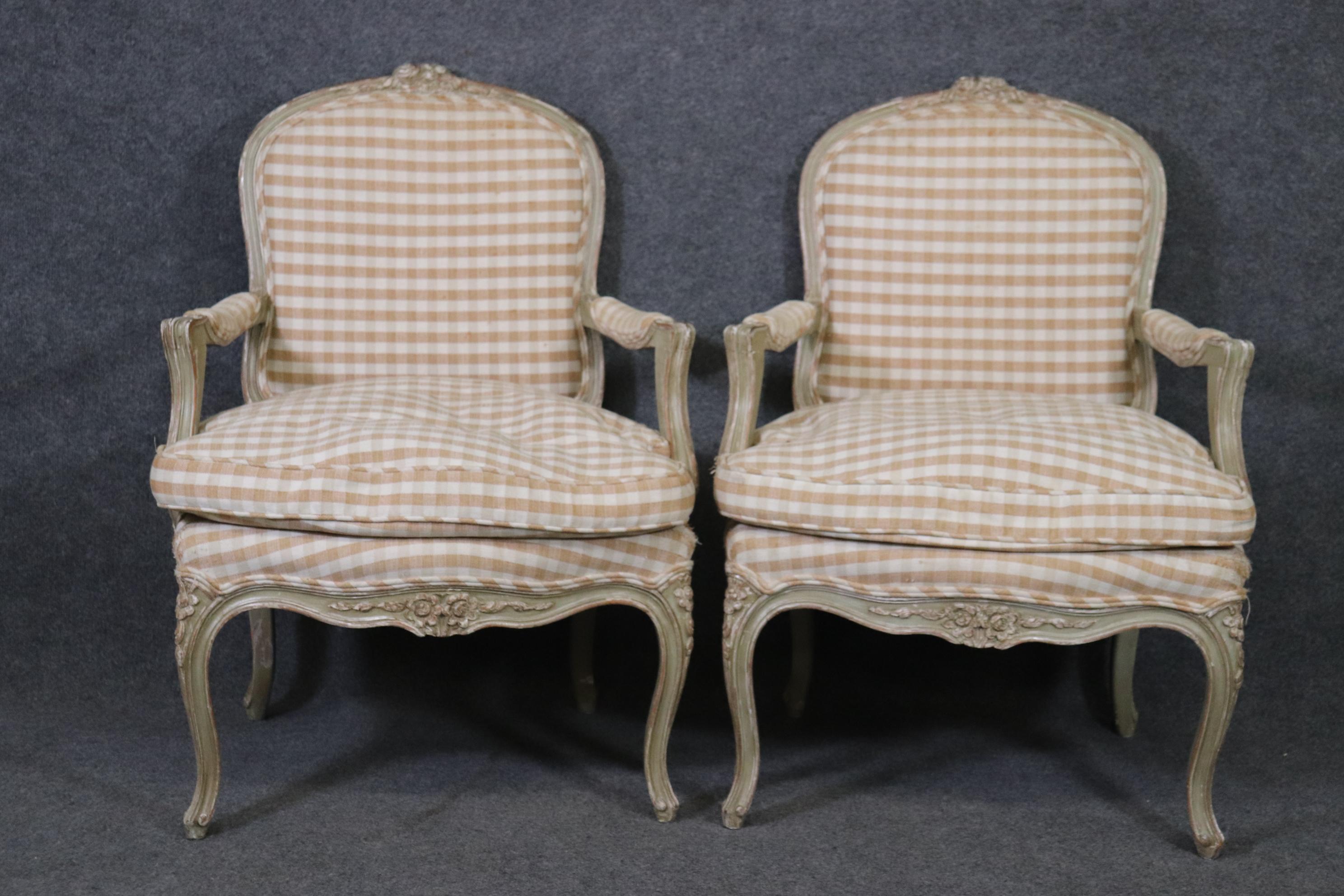 Pair of Distressed Painted French Carved Louis XV Armchairs, Circa 1930s In Good Condition For Sale In Swedesboro, NJ