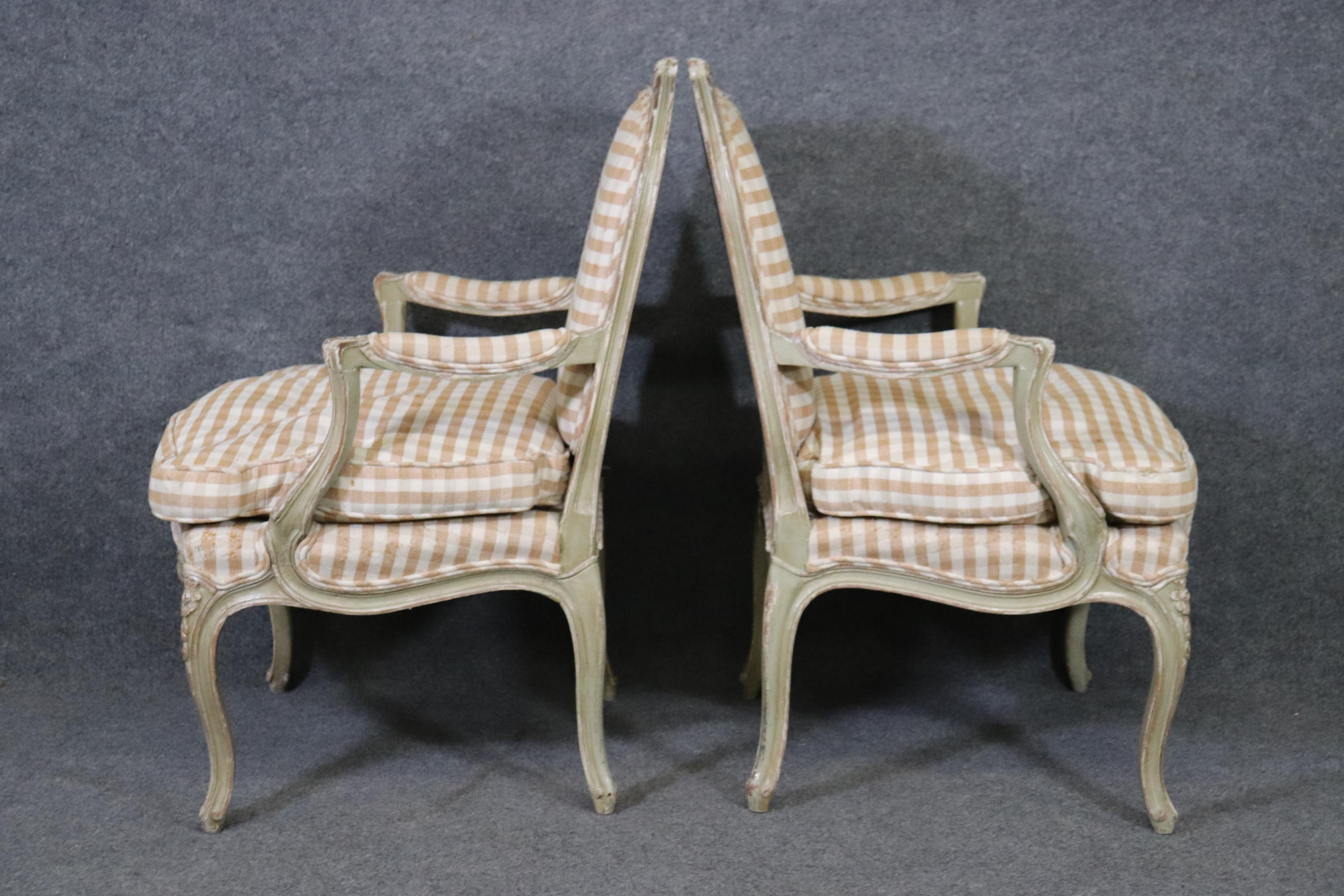Mid-20th Century Pair of Distressed Painted French Carved Louis XV Armchairs, Circa 1930s For Sale