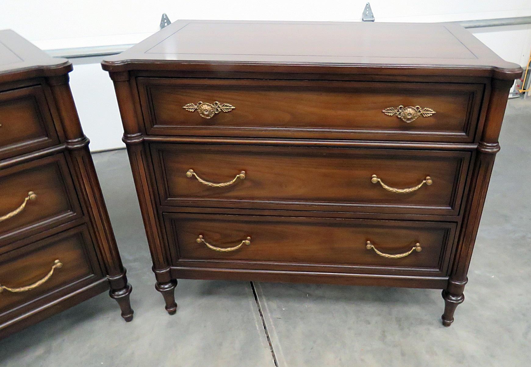 Regency Pair of Walnut French Louis XVI Directoire Style Commodes Nightstands 