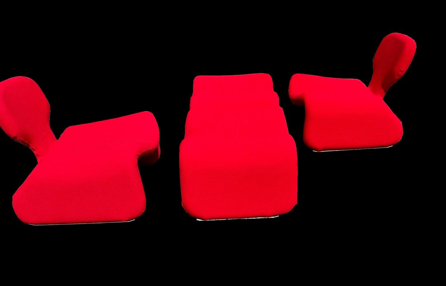 Ein Paar Djinn-Stühle und -Fußhocker von Olivier Mourgue für Airborne im Zustand „Gut“ im Angebot in Little Burstead, Essex